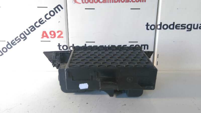 Guantera seat ibiza berlina (6j5) ecomotive