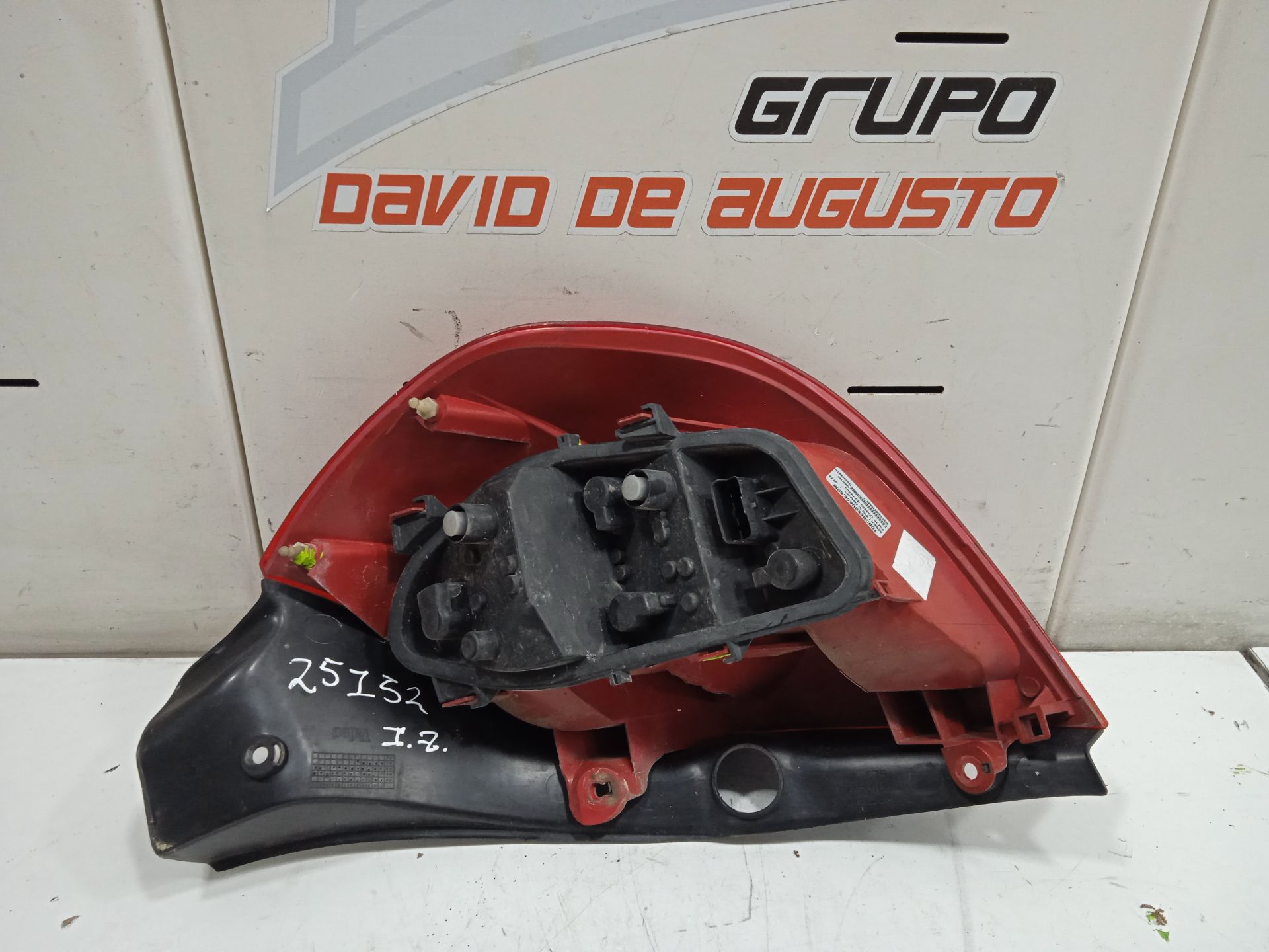 Piloto trasero izquierdo renault clio iii exception