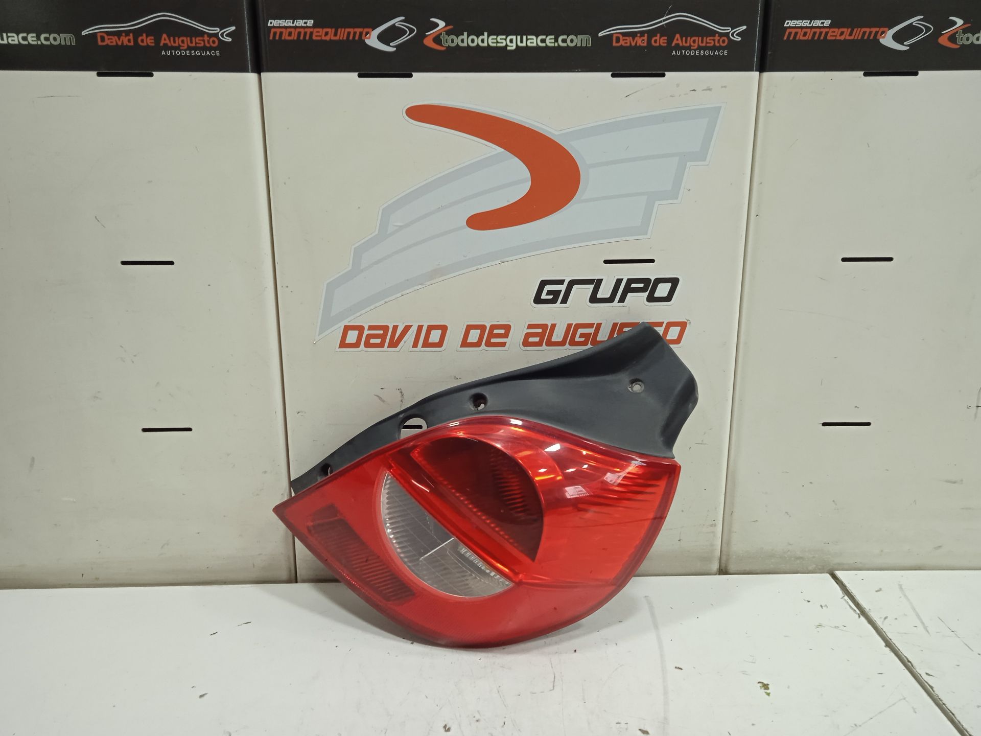 Piloto trasero derecho renault clio iii exception