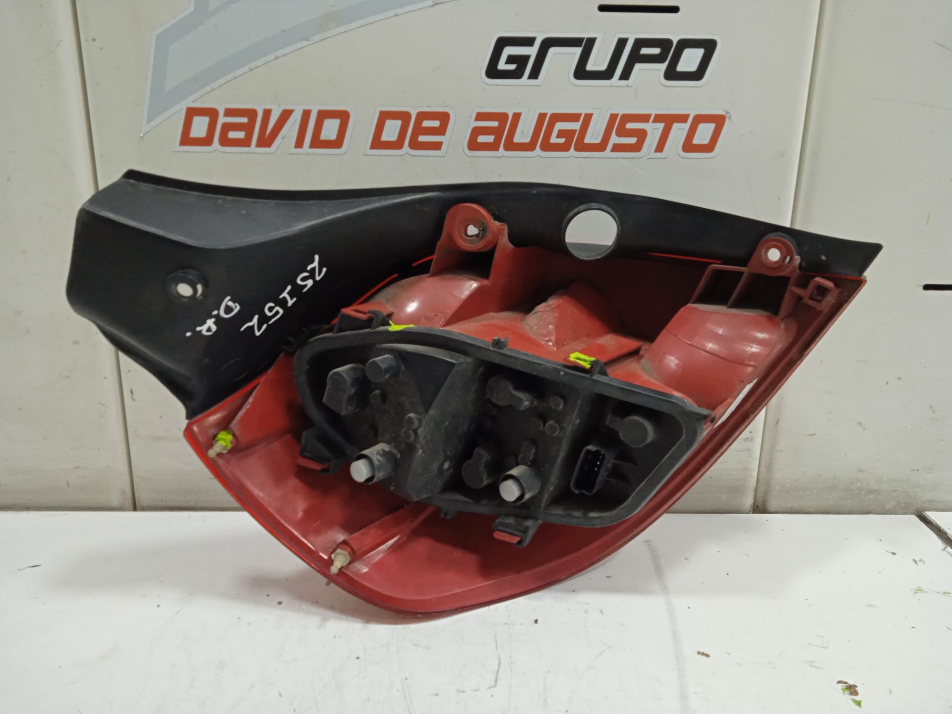 Piloto trasero derecho renault clio iii exception