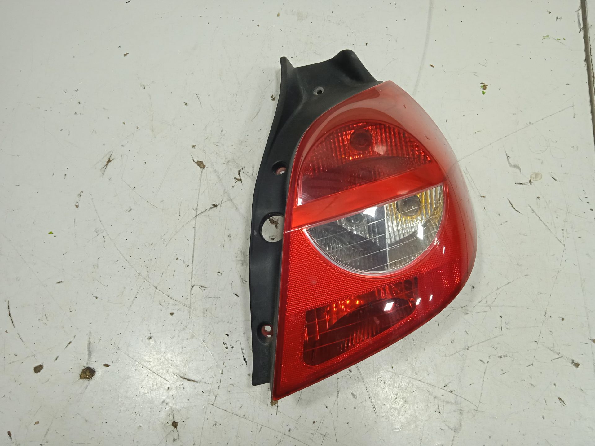 Piloto trasero derecho renault clio iii exception