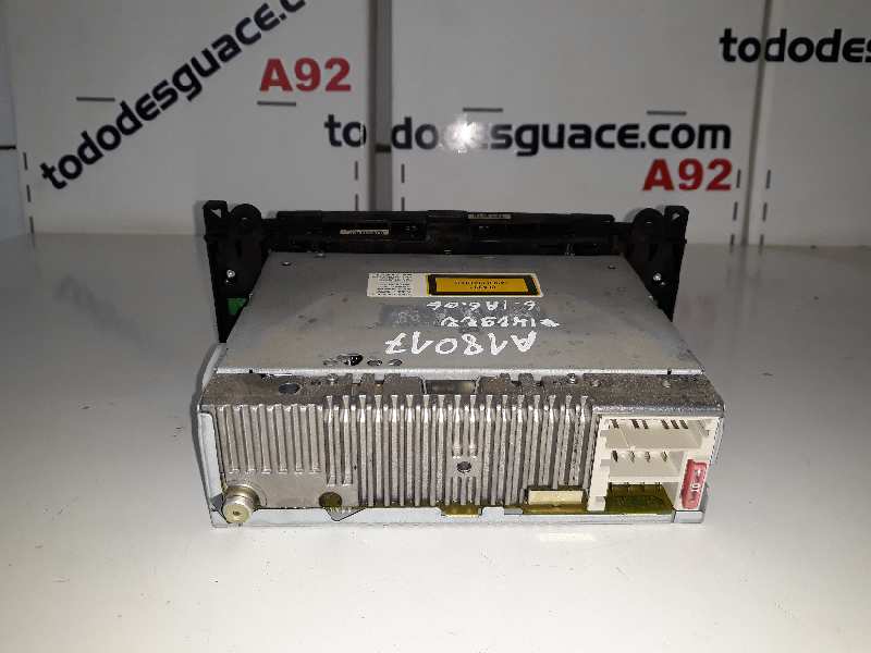 Sistema audio / radio cd mercedes-benz clase a (bm 169) a 160 be red & black (169.331)