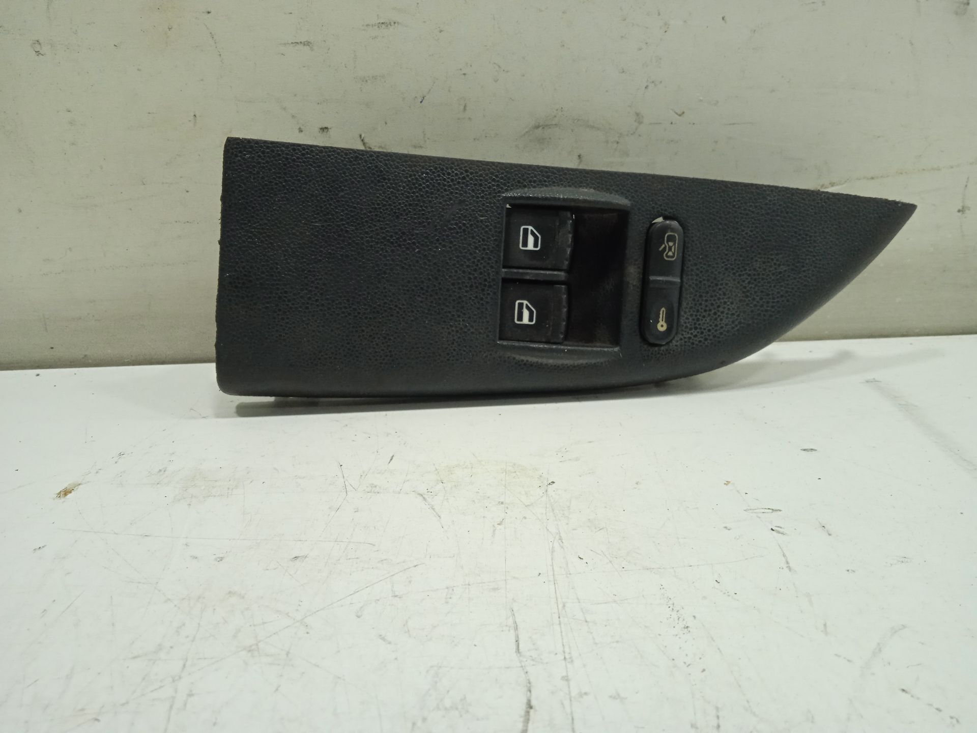 Mando elevalunas delantero izquierdo skoda fabia (6y26y3) young line