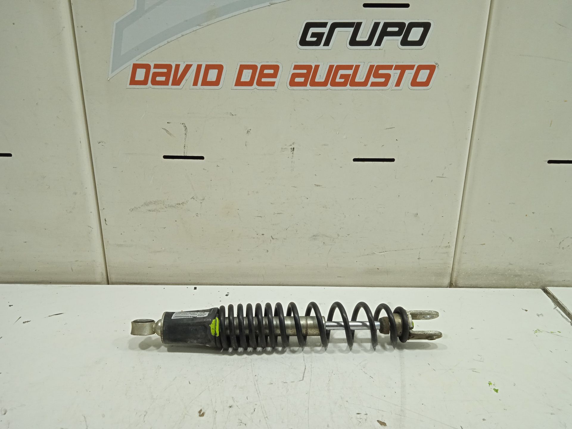 Amortiguador trasero derecho honda  no identificado