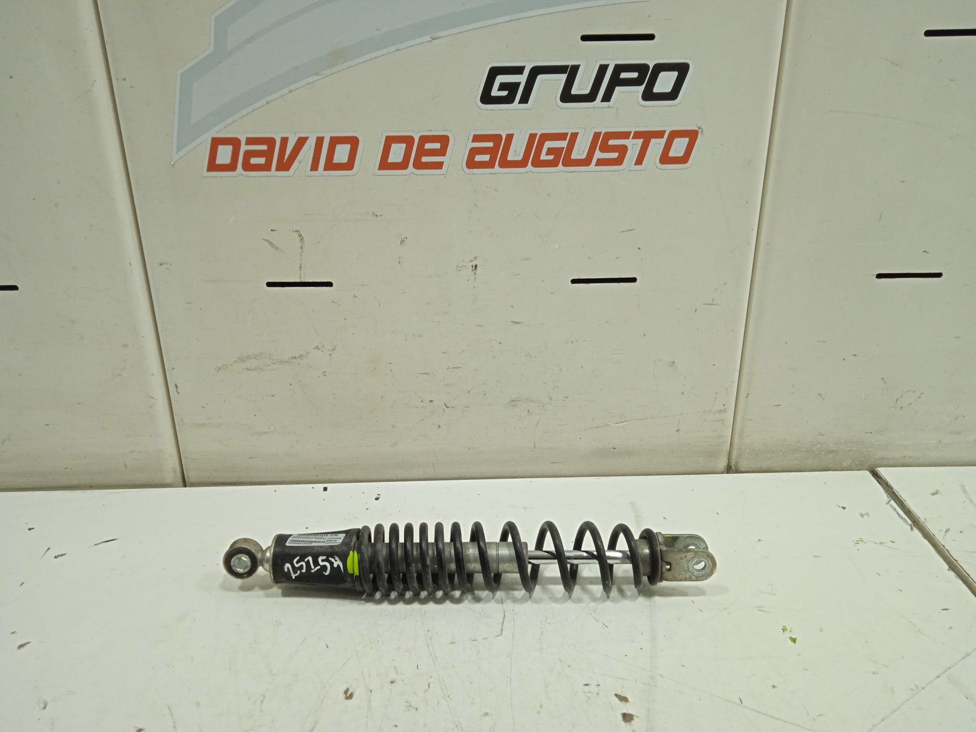 Amortiguador trasero izquierdo honda  no identificado