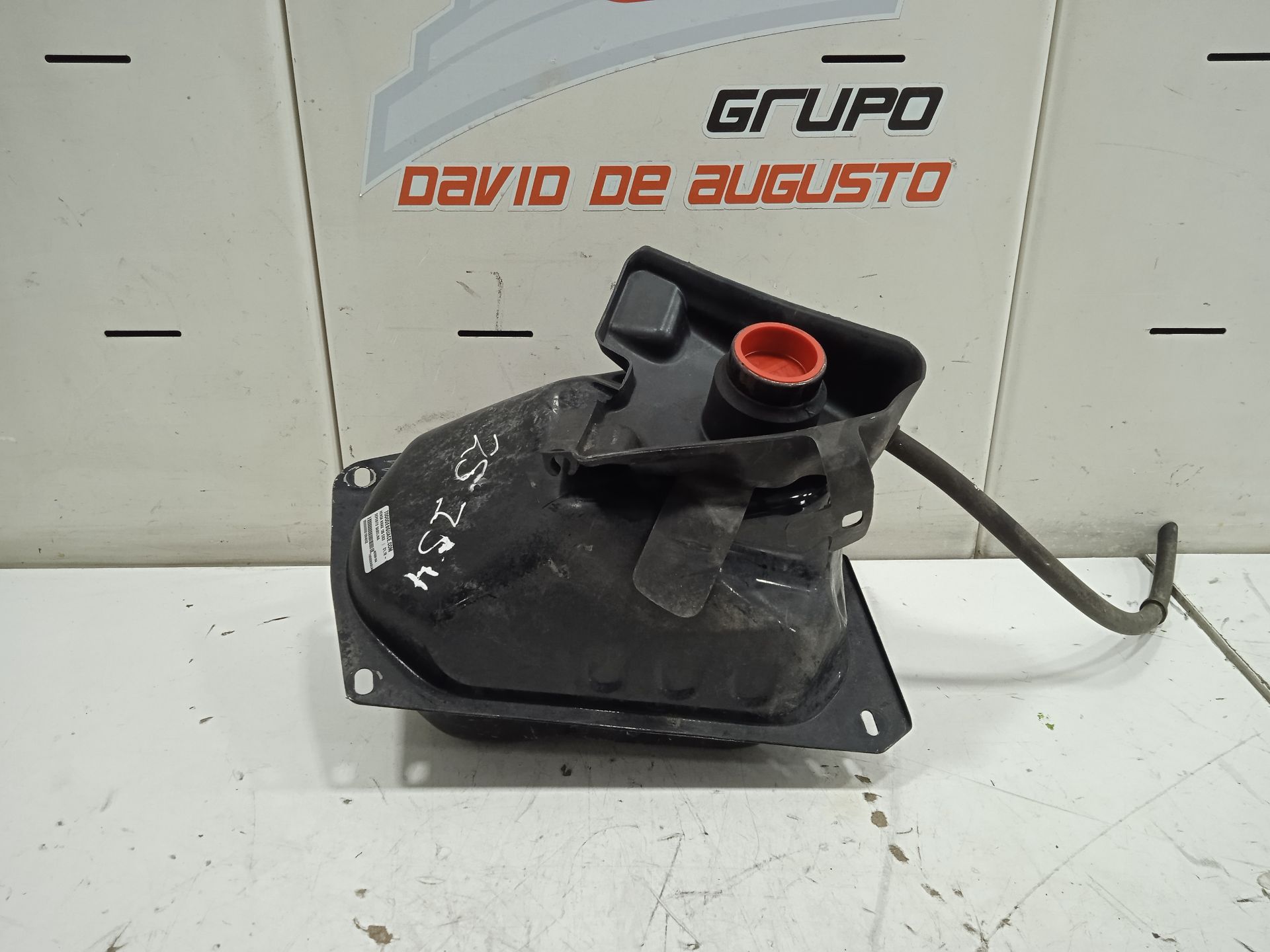 Deposito gasolina honda  no identificado
