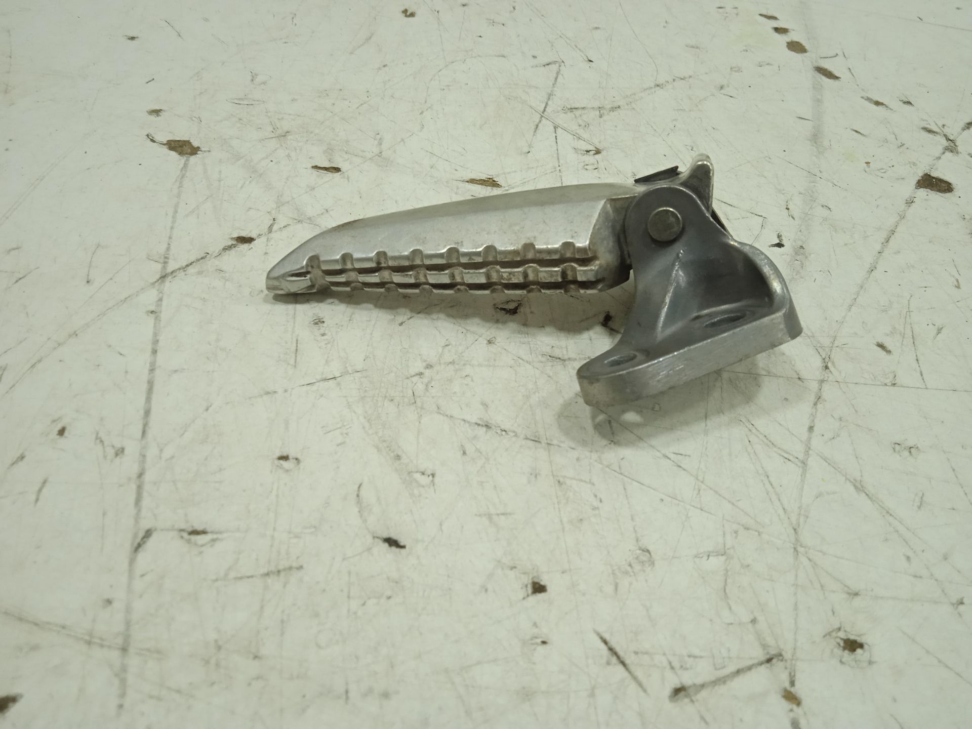 Estribera izquierda honda  no identificado