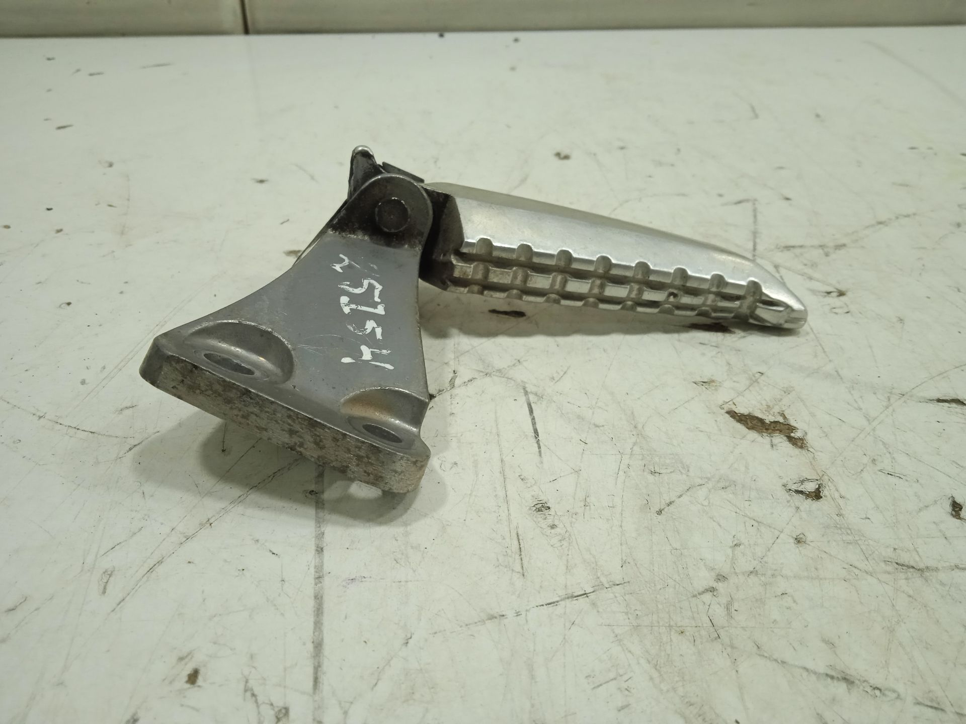 Estribera derecha honda  no identificado