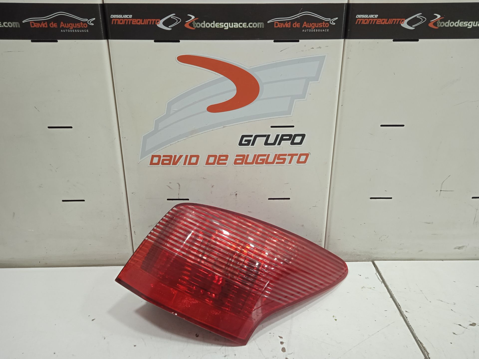 Piloto trasero derecho peugeot 407 sport