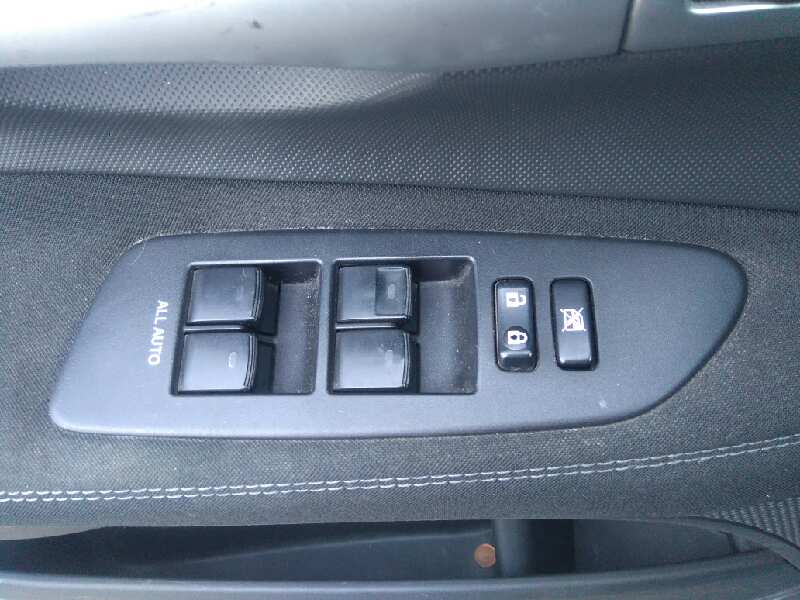 Mando elevalunas delantero izquierdo toyota auris (e15) luna+