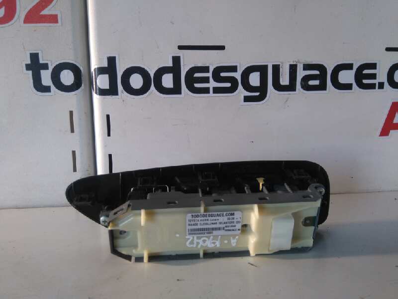 Mando elevalunas delantero izquierdo toyota auris (e15) luna+