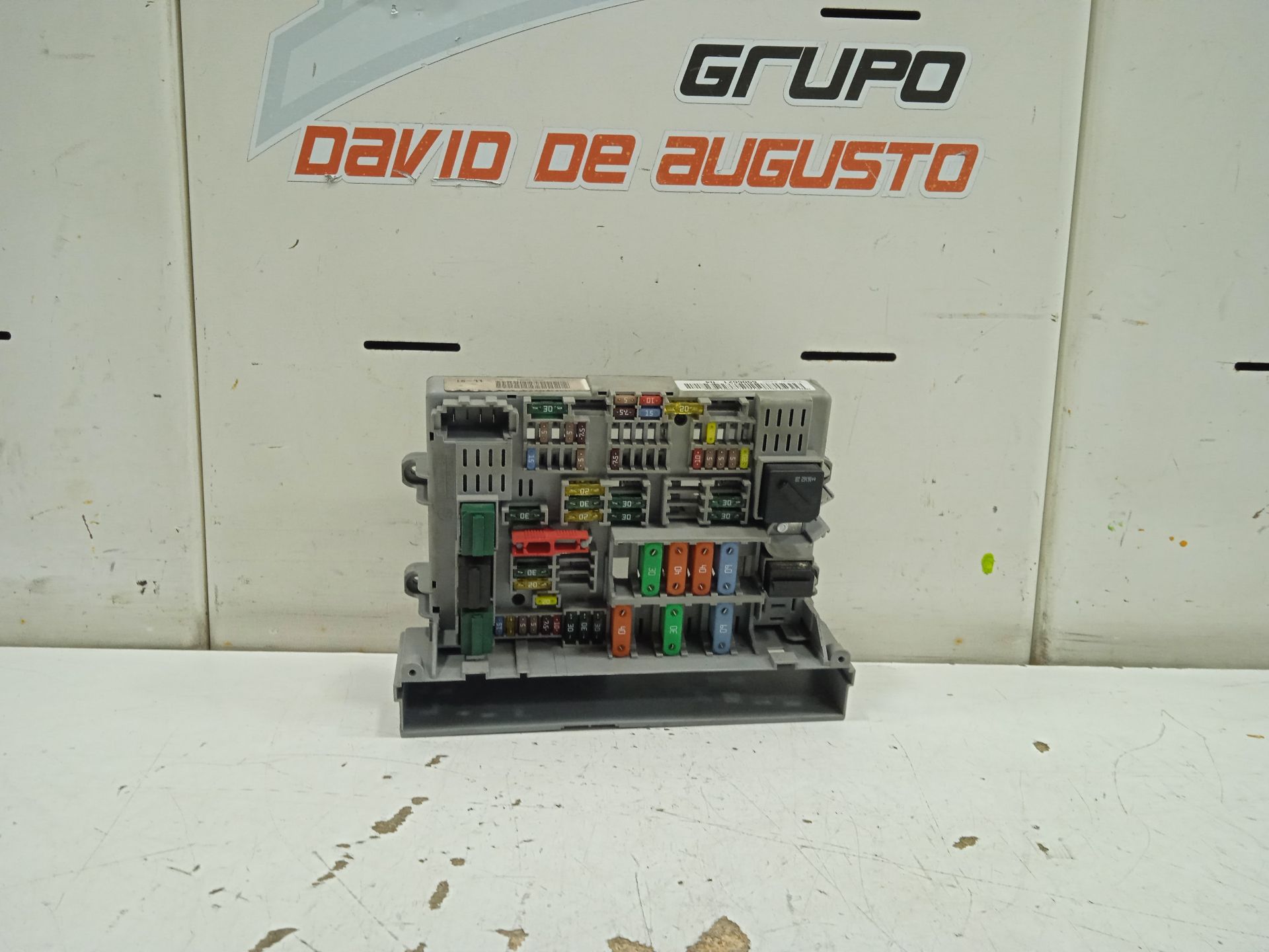 Caja reles / fusibles bmw serie 3 touring (e91) 325xi