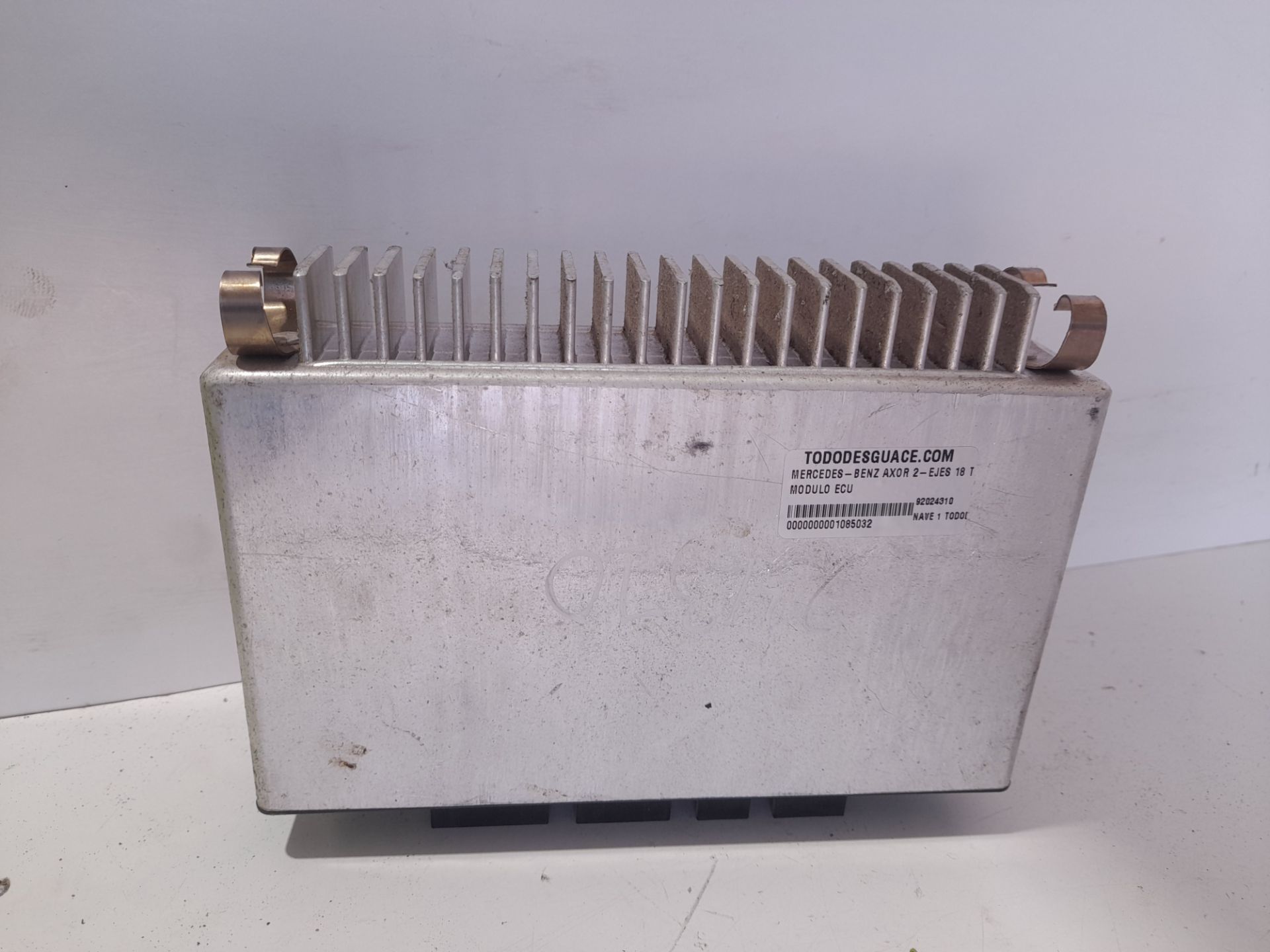 Modulo ecu mercedes-benz axor 2 cr 2-ejes 18 t bm 944 95024 (2004) 1835  4x2   om 457 la l (largo