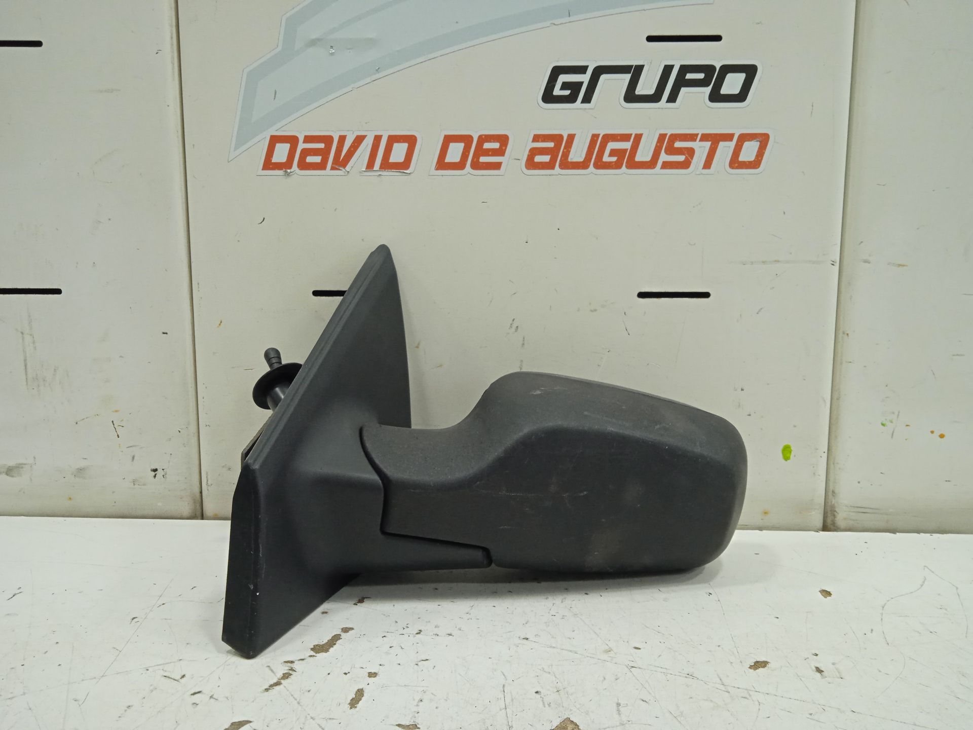 Retrovisor izquierdo   no identificado