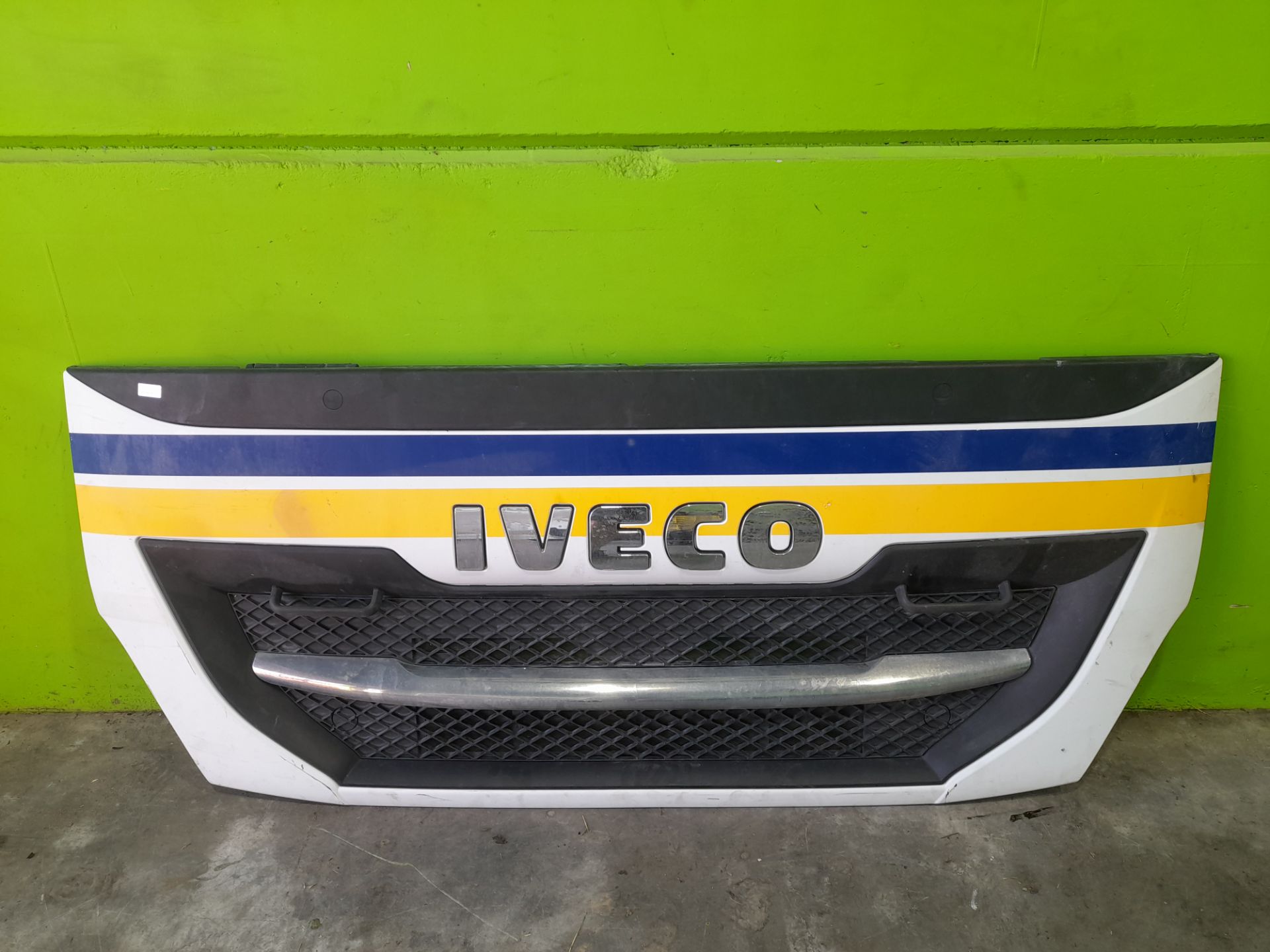 Calandra delantera de radiador iveco  no identificado
