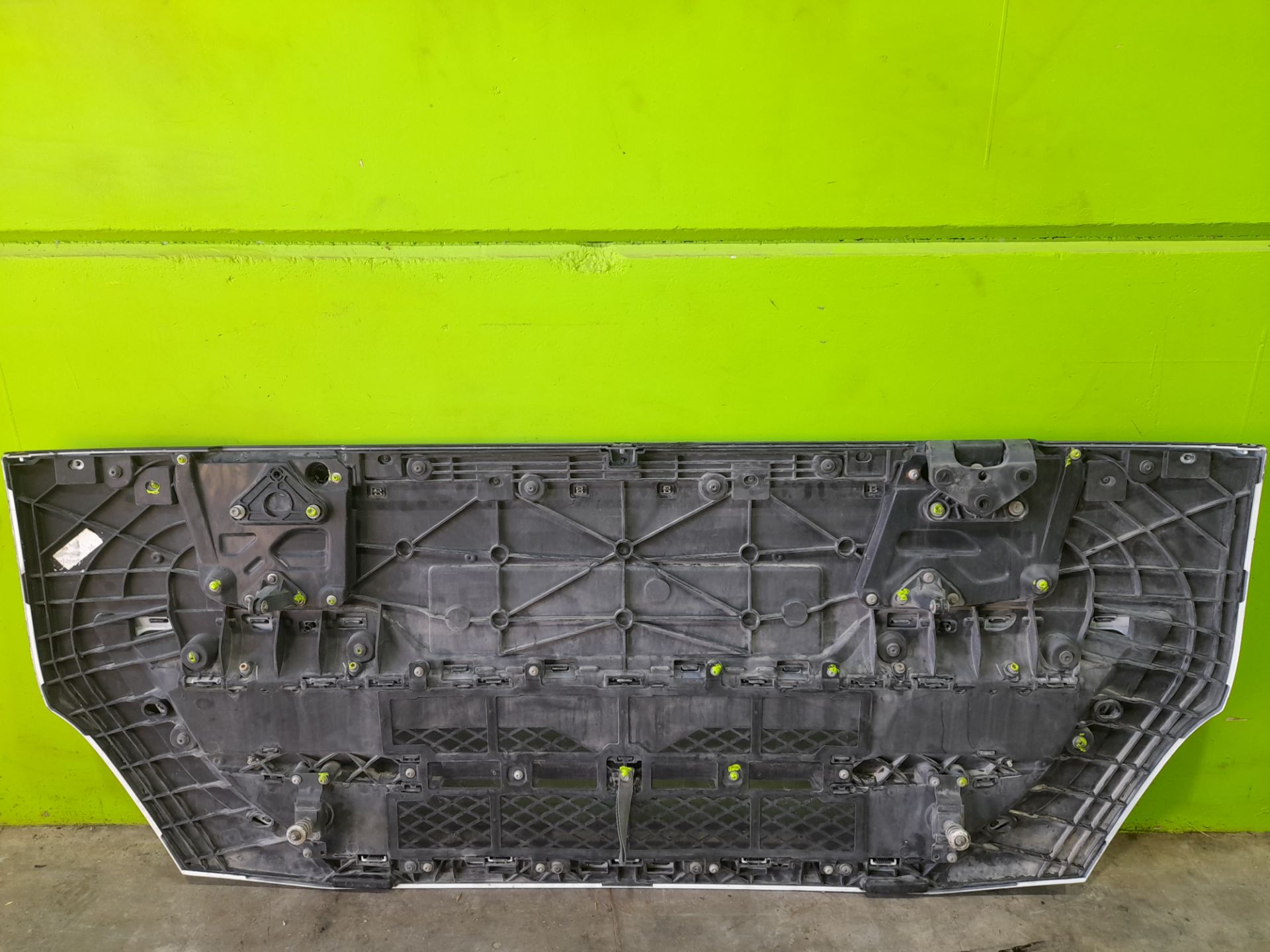 Calandra delantera de radiador iveco  no identificado
