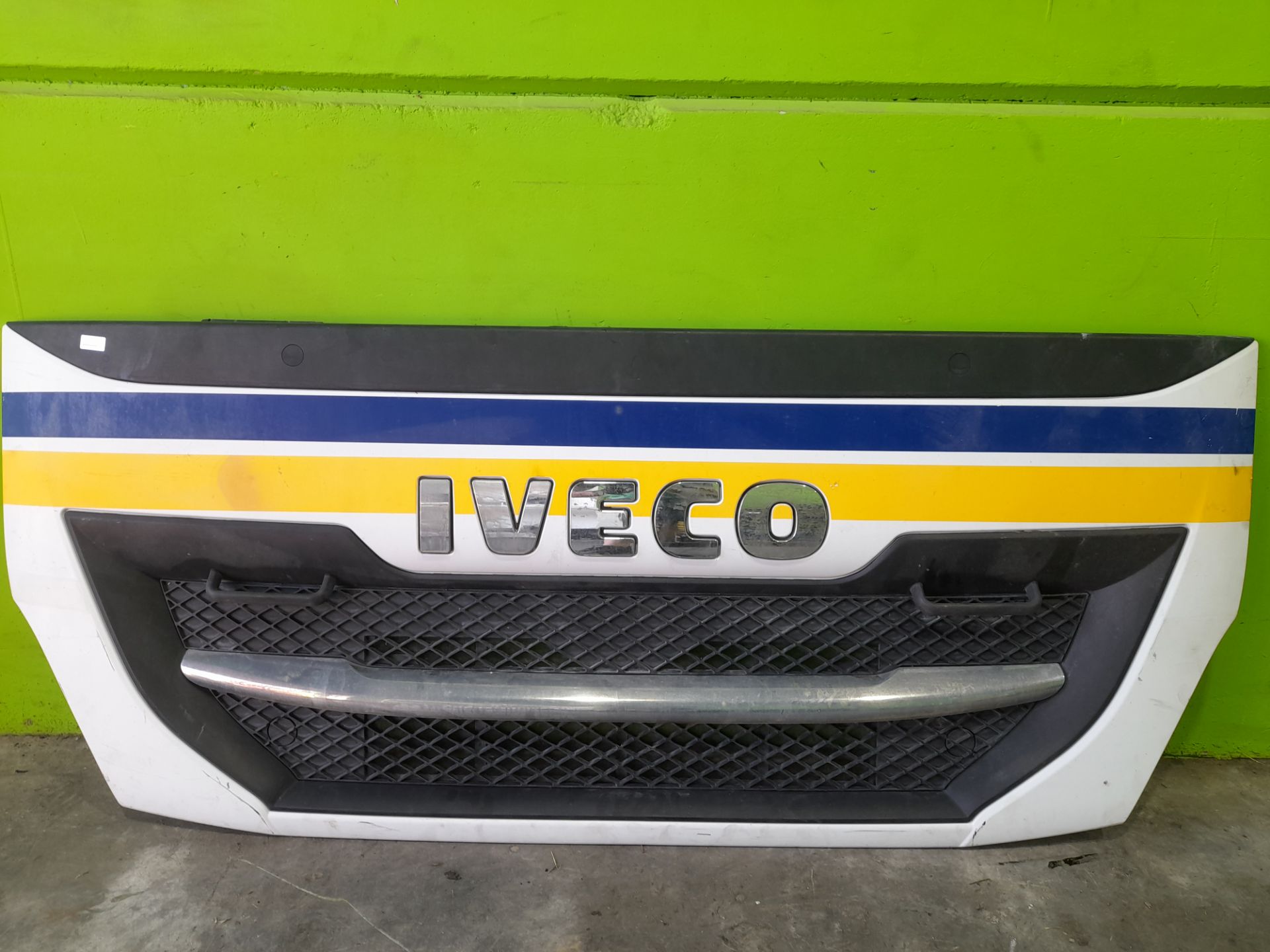 Calandra delantera de radiador iveco  no identificado
