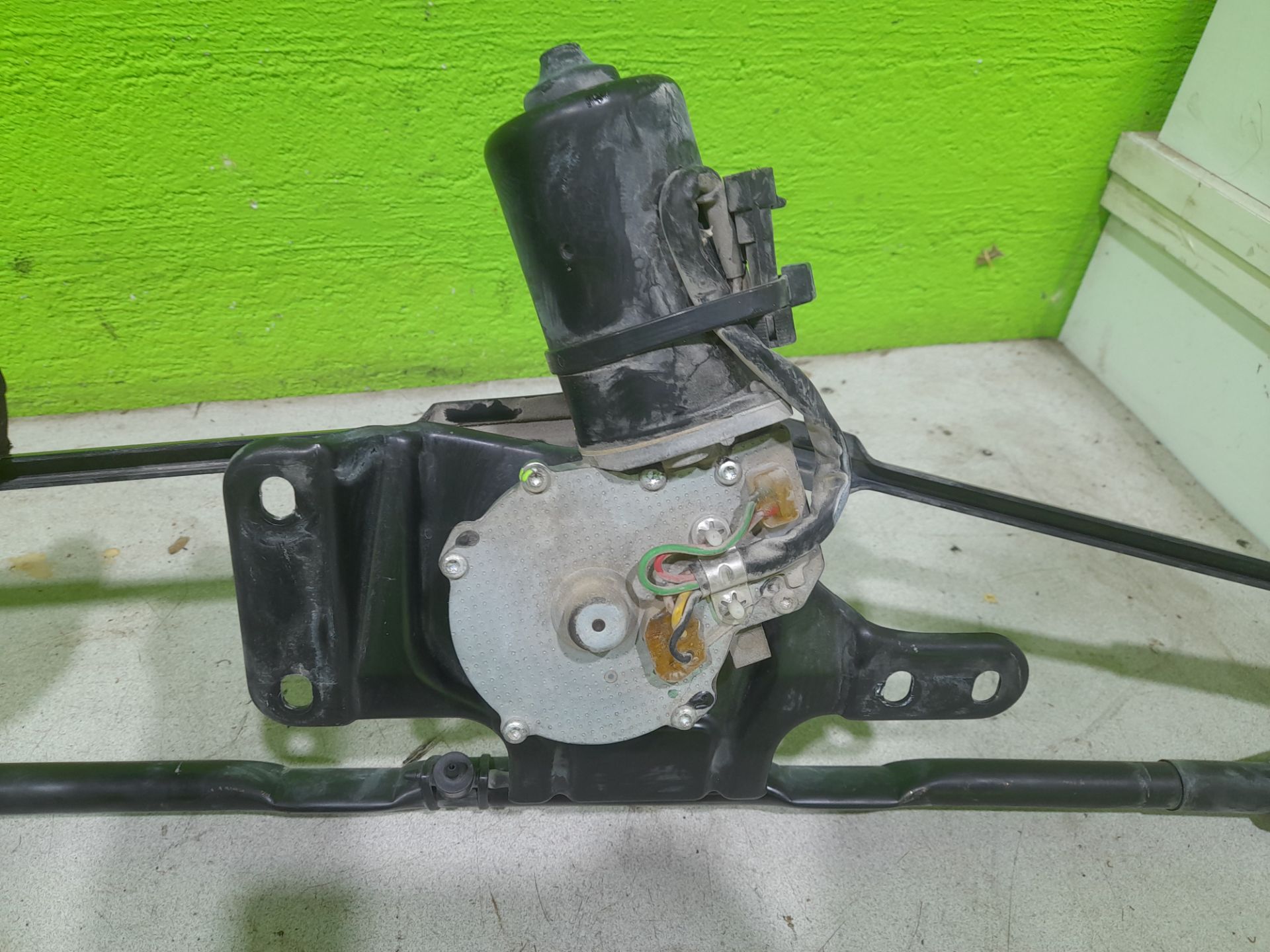 Motor limpia delantero iveco  no identificado