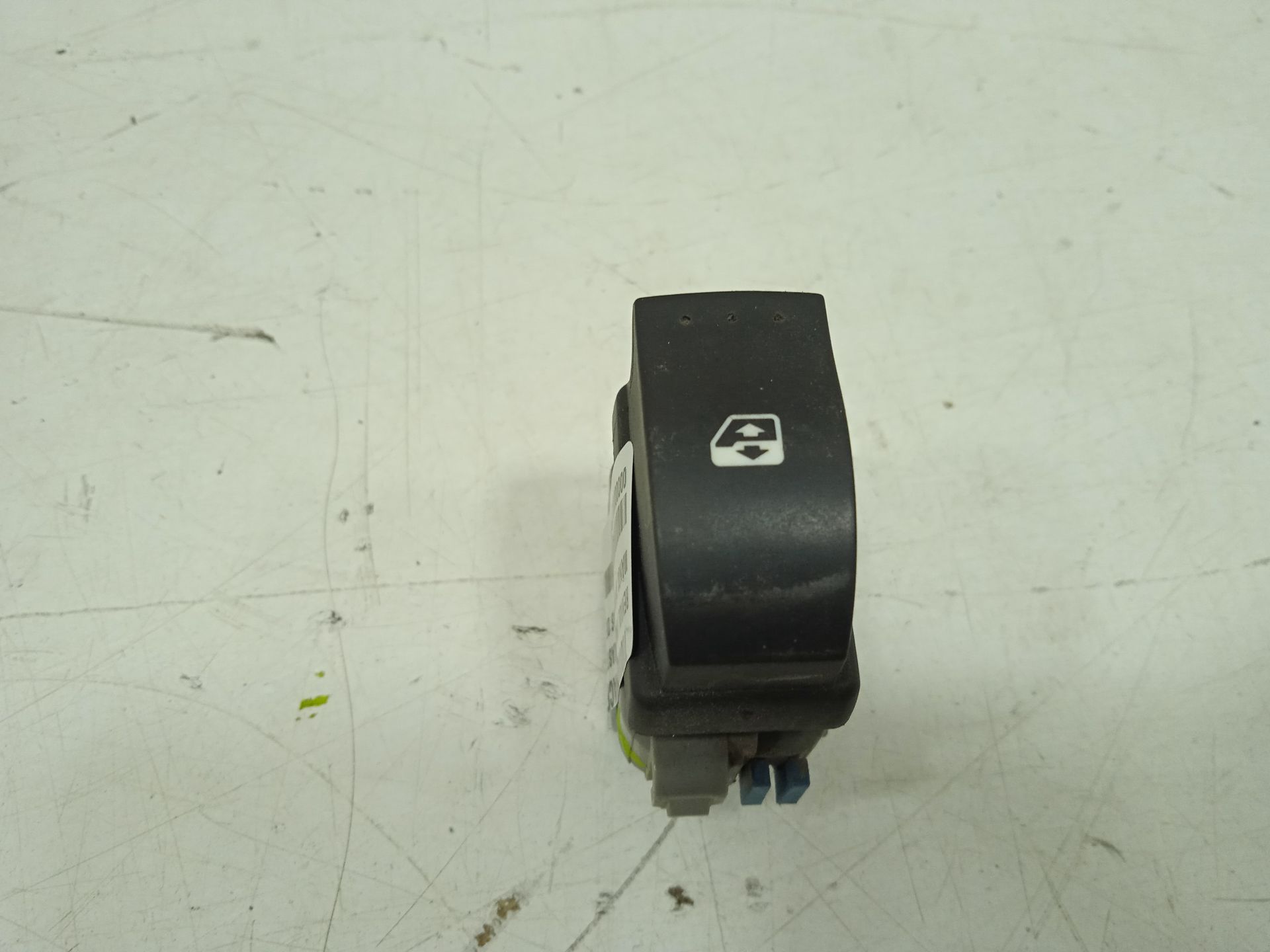 Mando elevalunas delantero derecho l2h3 gka 35t