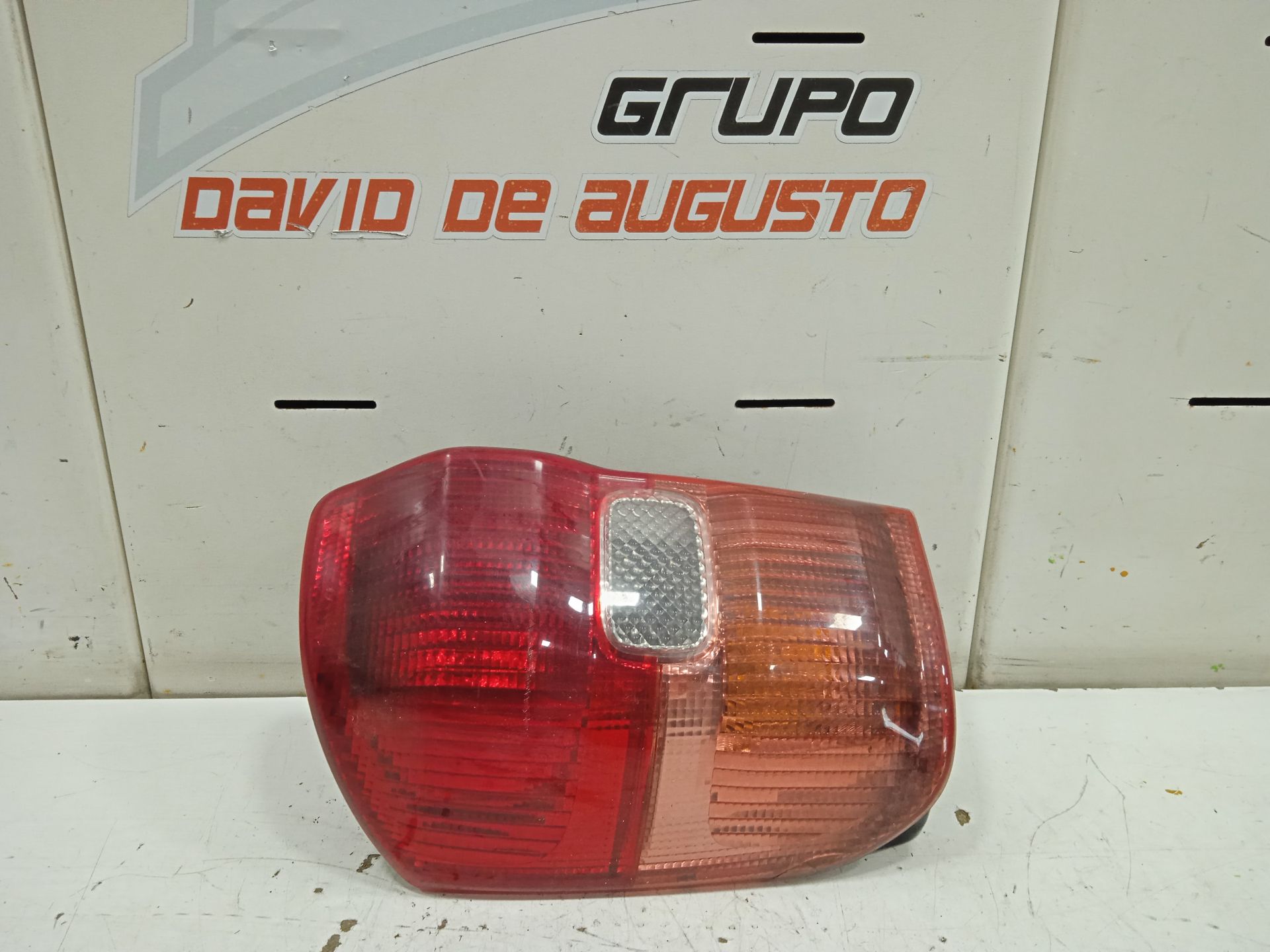 Piloto trasero izquierdo toyota rav4 (a2) 1.8 luna (2003)