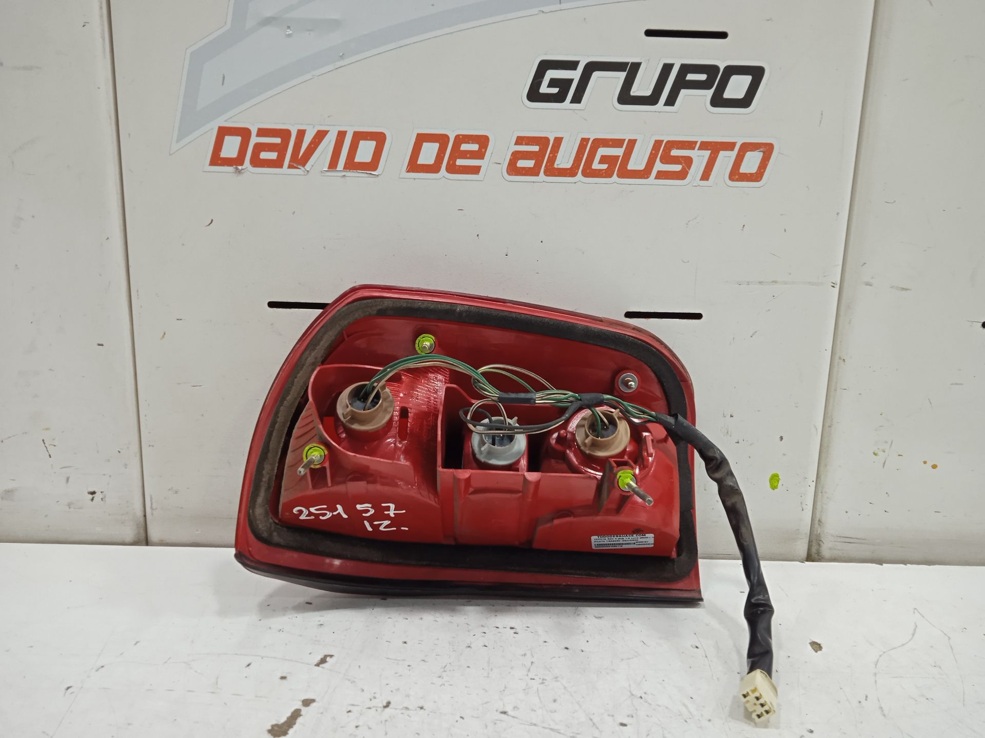 Piloto trasero izquierdo toyota rav4 (a2) 1.8 luna (2003)