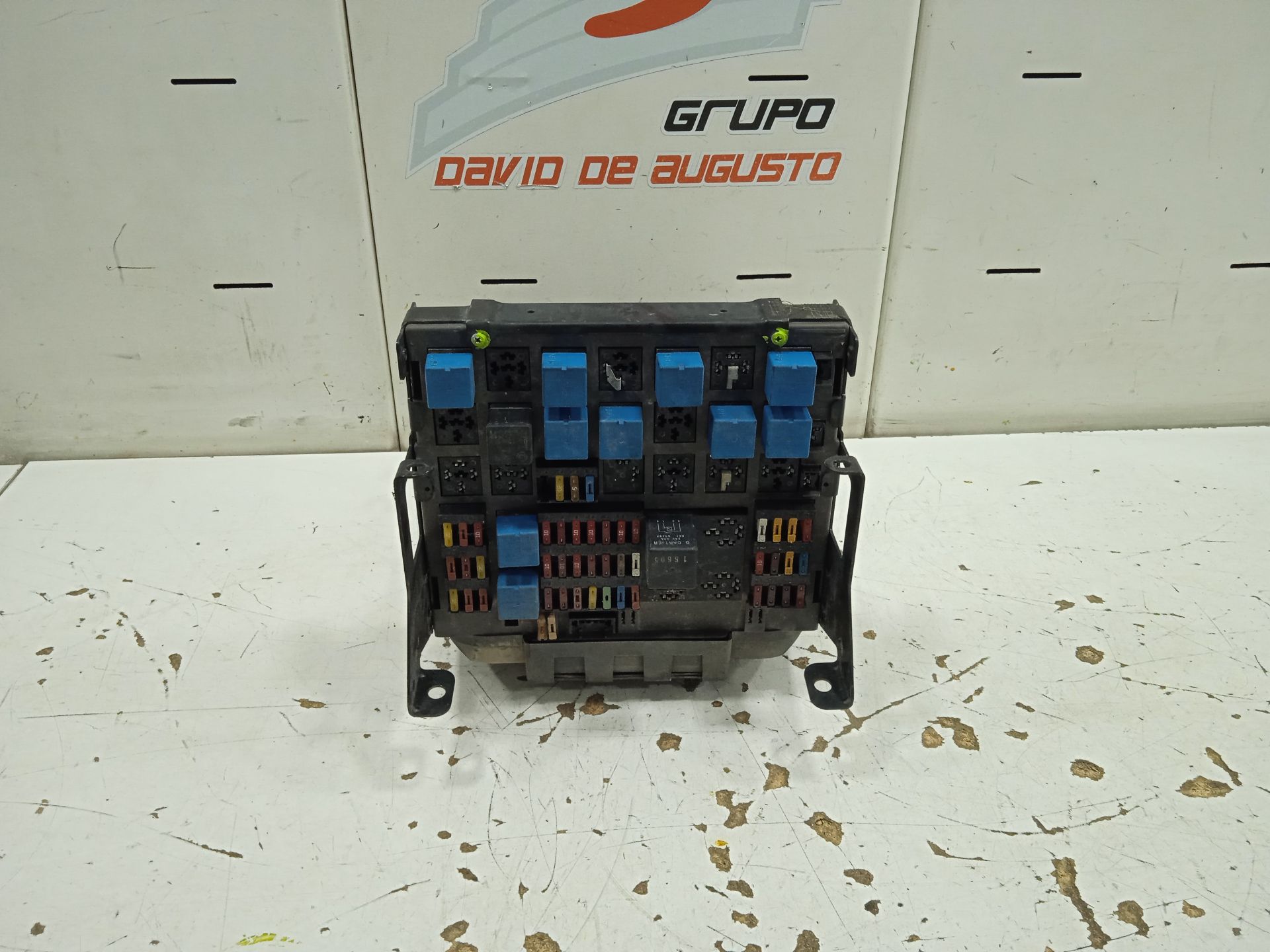 Caja reles / fusibles renault premium distribution fas 4x2 cabina larga