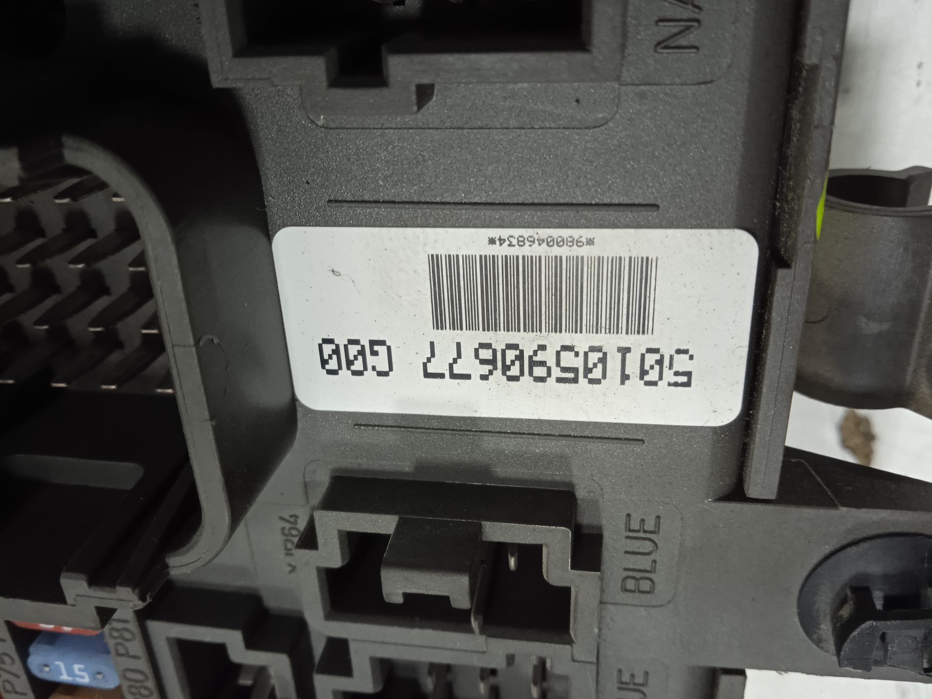 Caja reles / fusibles   no identificado