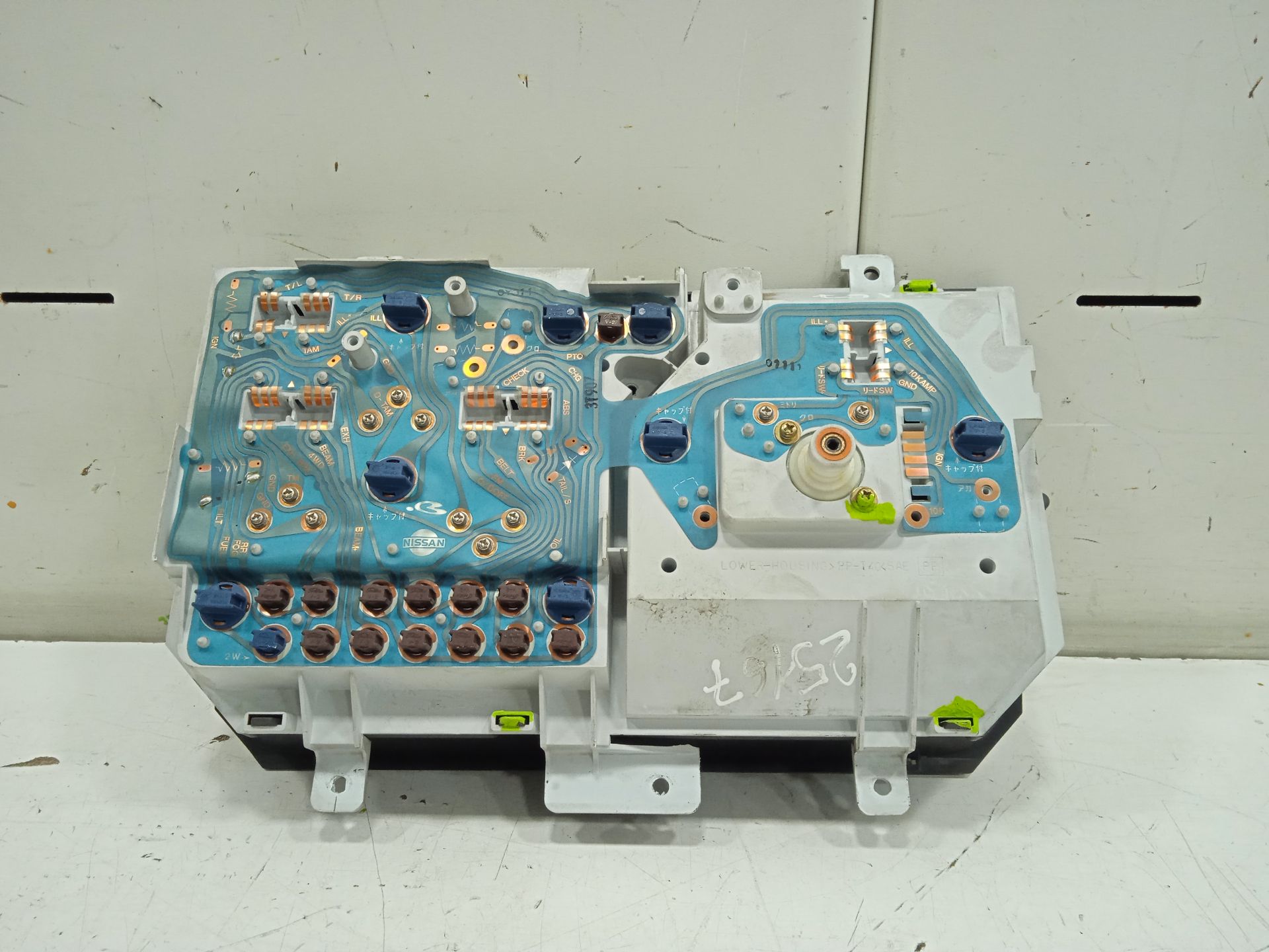 Cuadro instrumentos nissan  no identificado