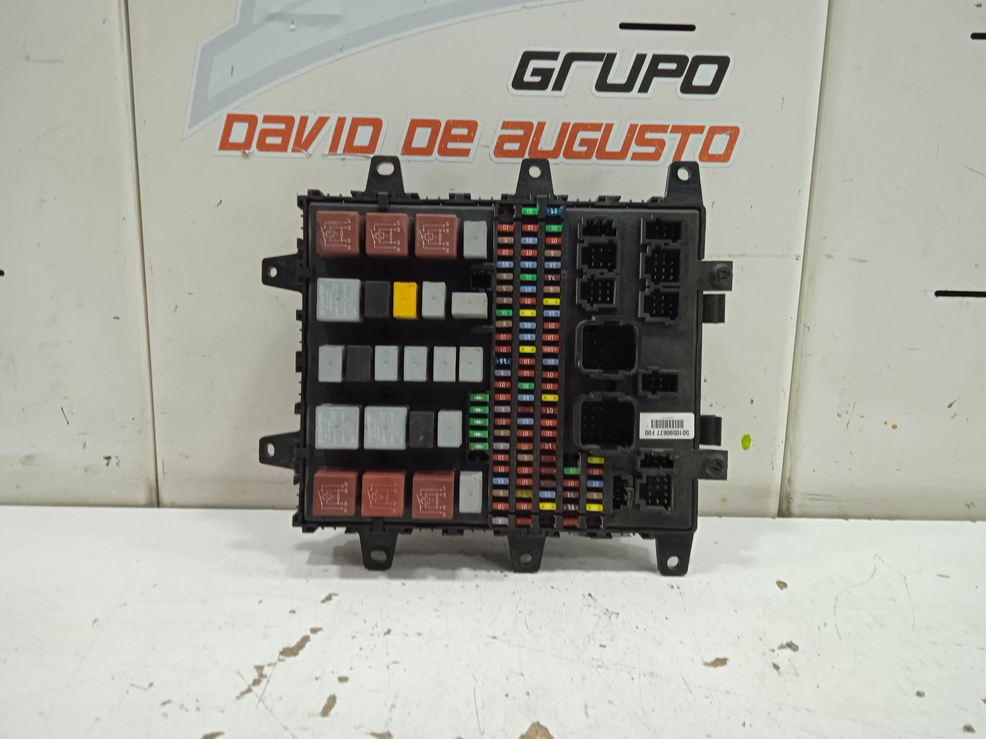 Caja reles / fusibles renault premium distribution 