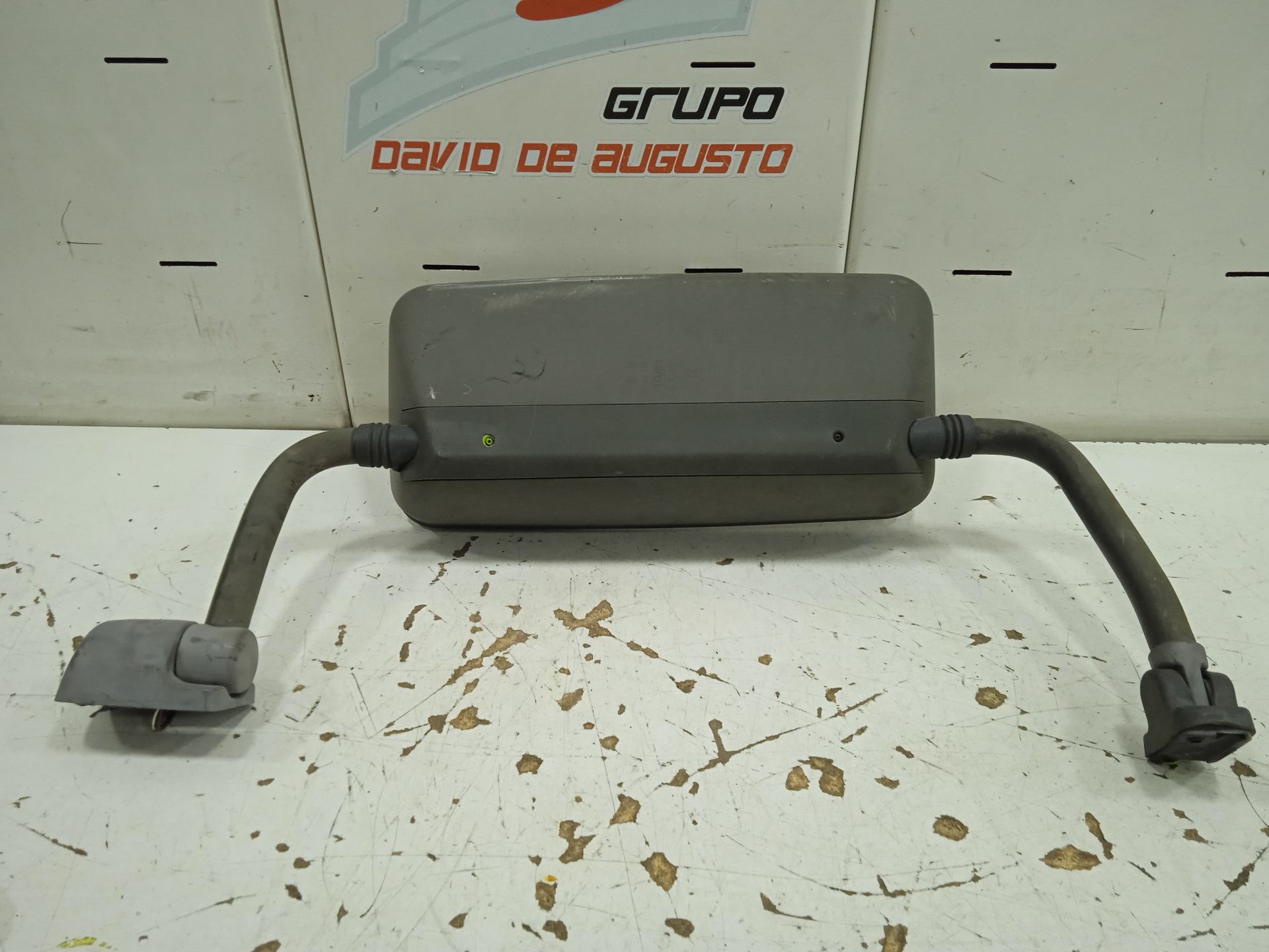 Retrovisor derecho nissan  no identificado