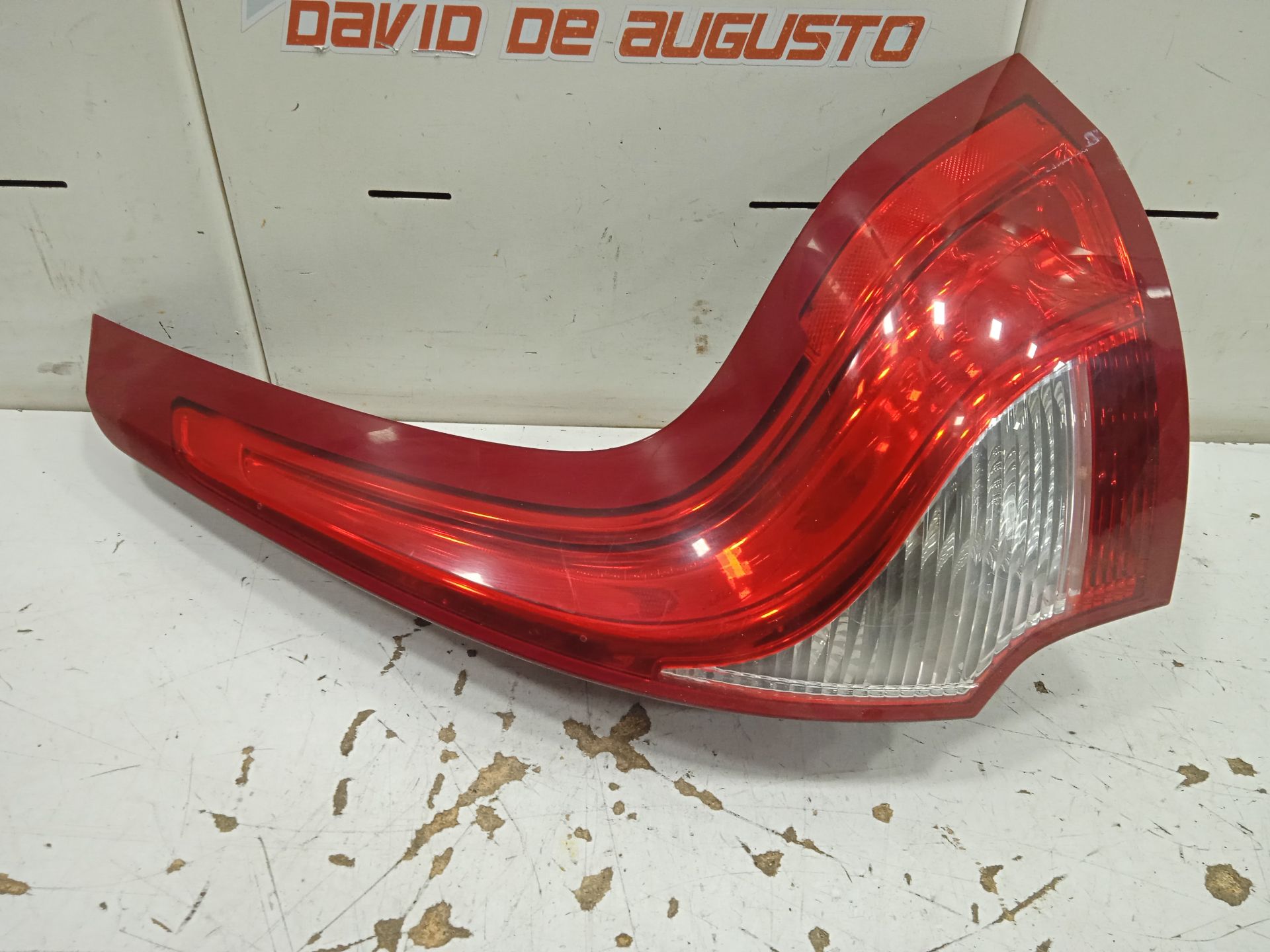 Piloto trasero izquierdo volvo xc60 momentum awd