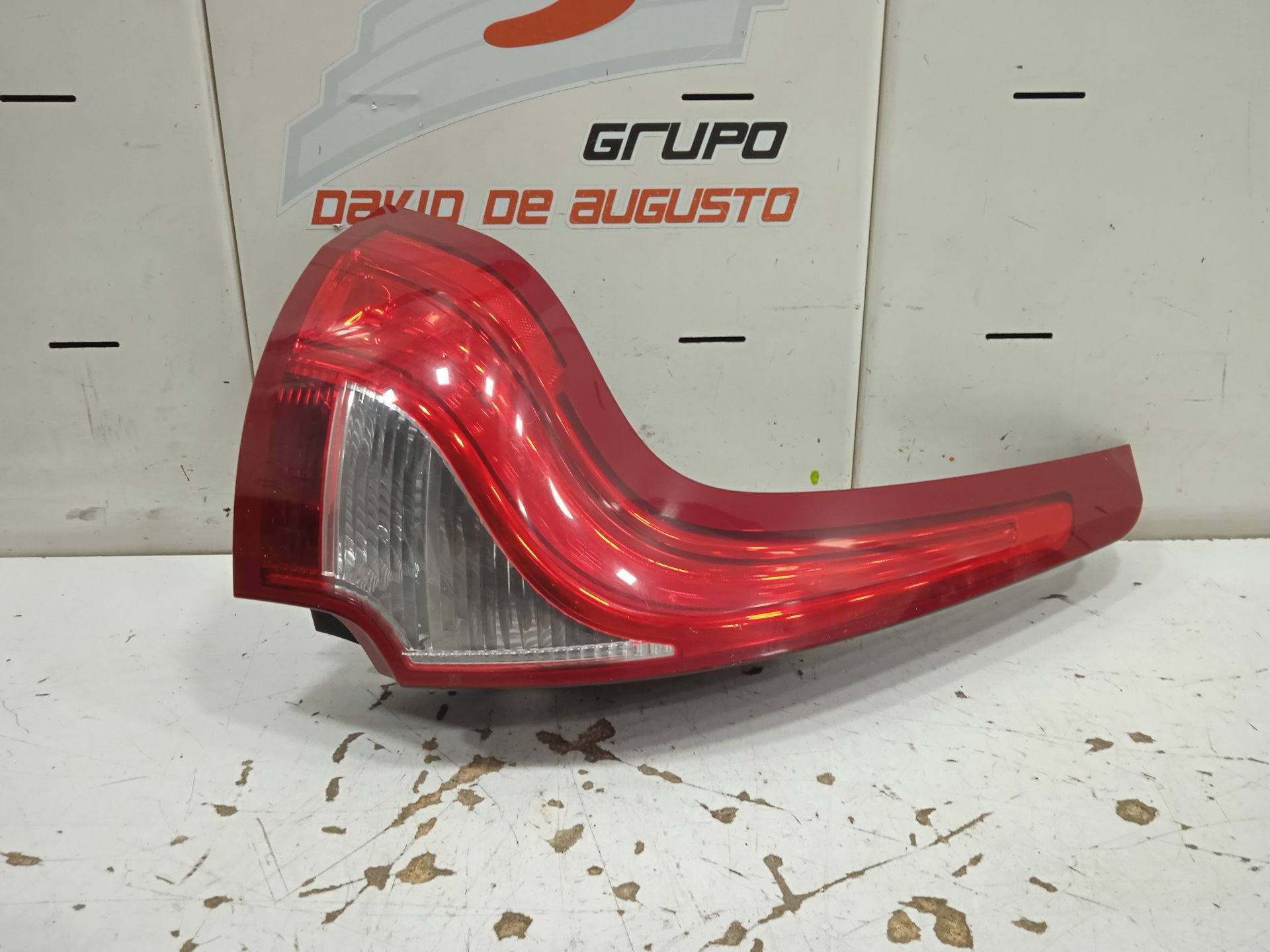Piloto trasero derecho volvo xc60 momentum awd