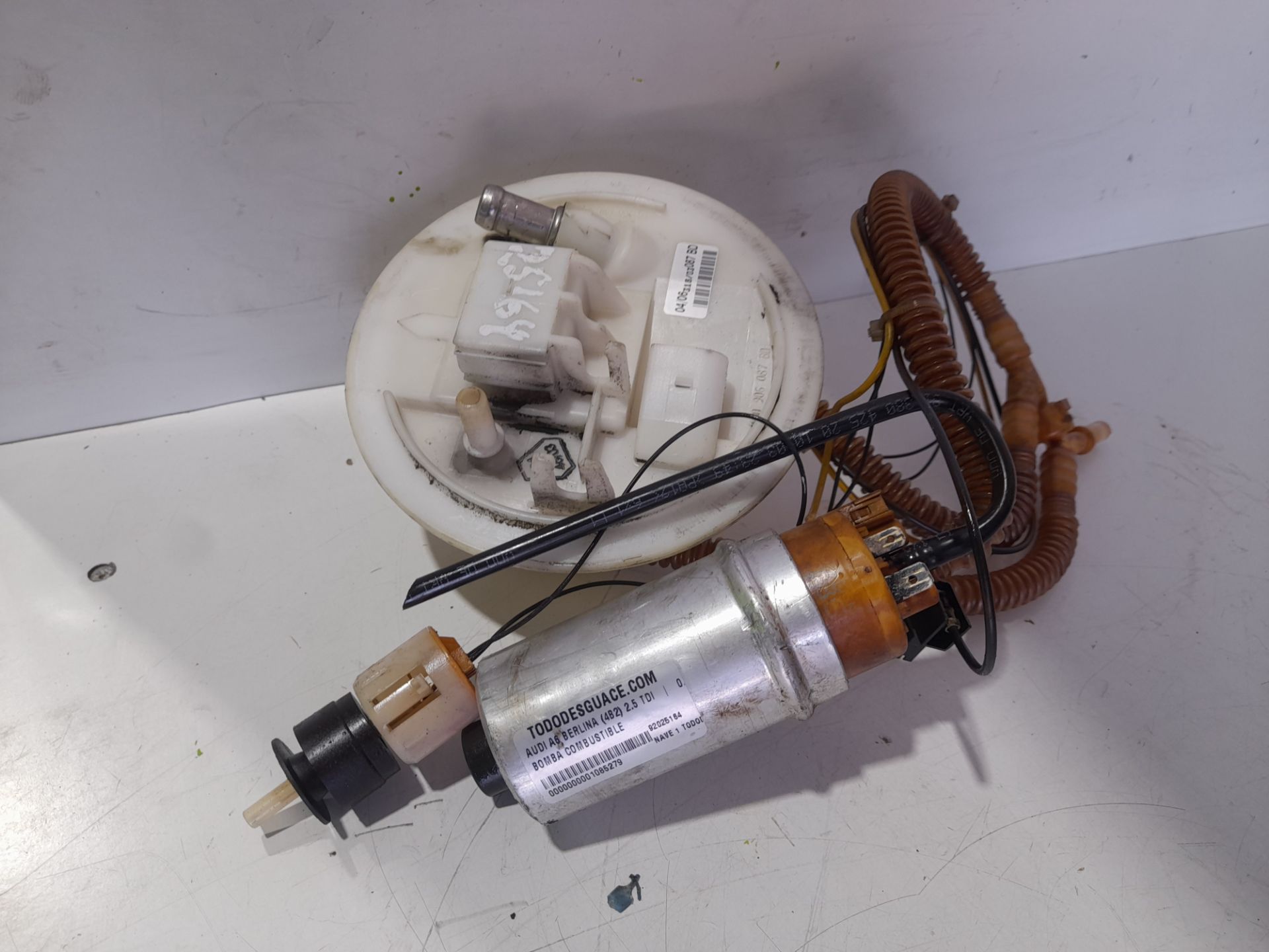 Bomba combustible audi a6 berlina (4b2) 2.5 tdi