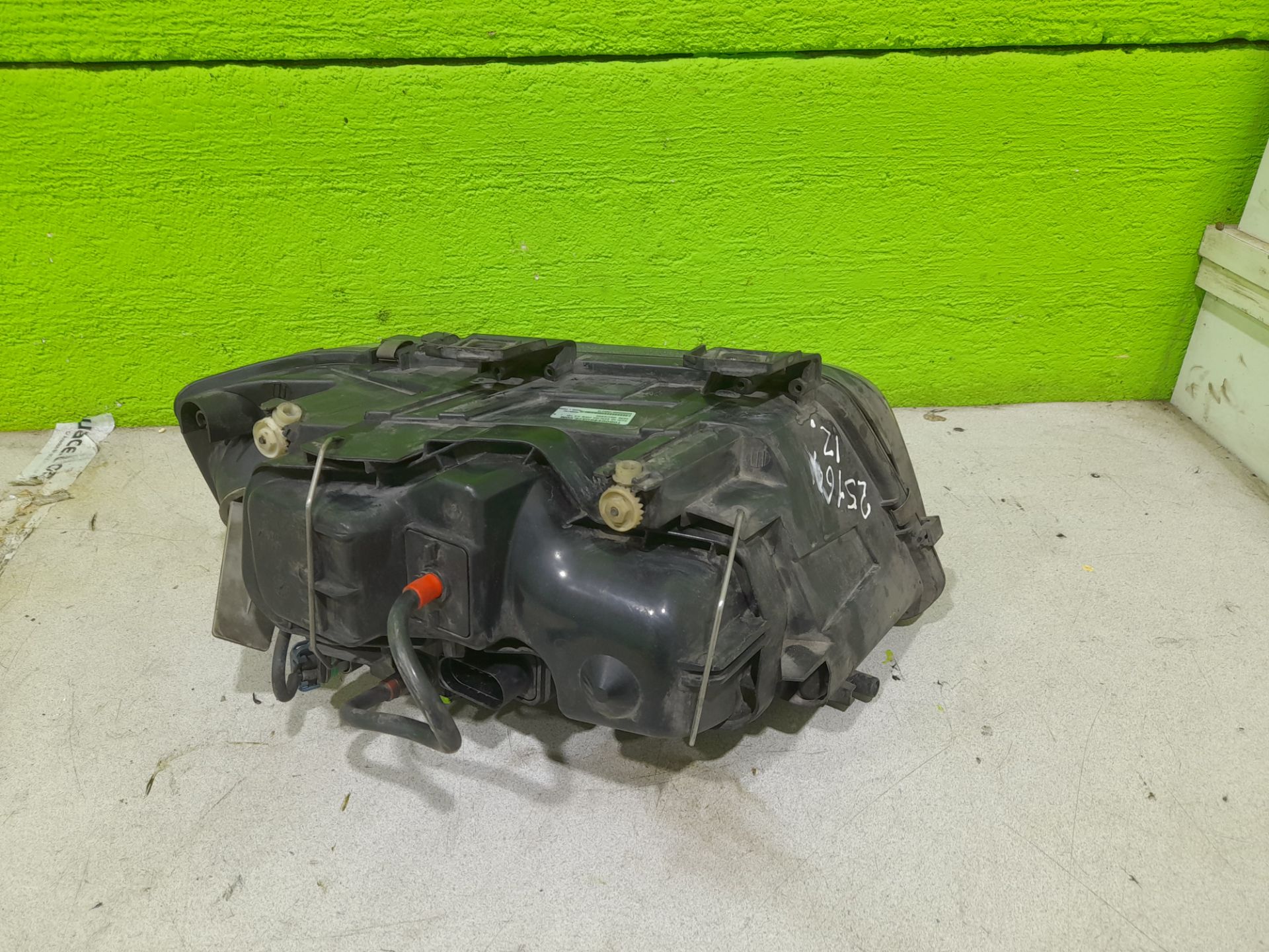 Faro izquierdo audi a6 berlina (4b2) 2.5 tdi