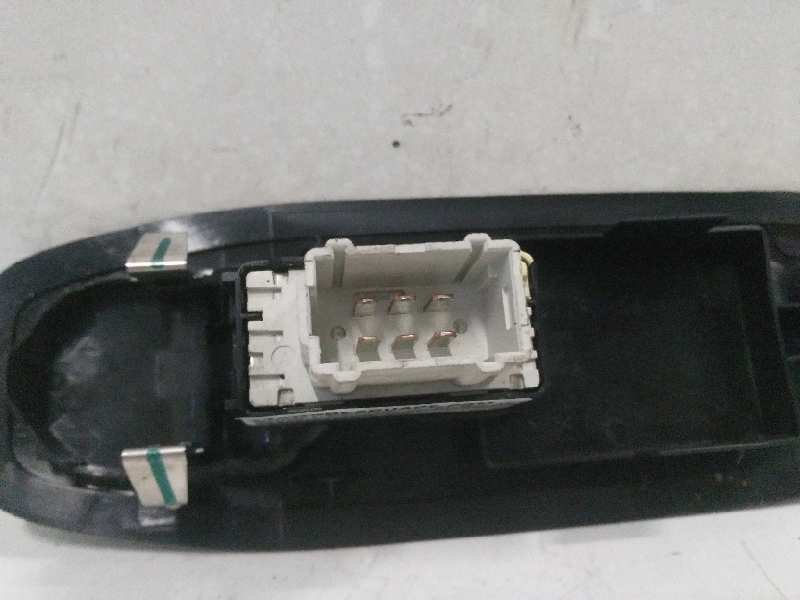  mando elevalunas delantero derecho   peugeot 208 active 1.2 16v vti