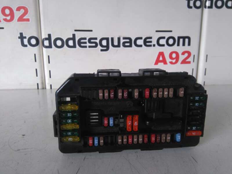 Caja reles / fusibles bmw serie 1 berlina 3p (f21) 118d