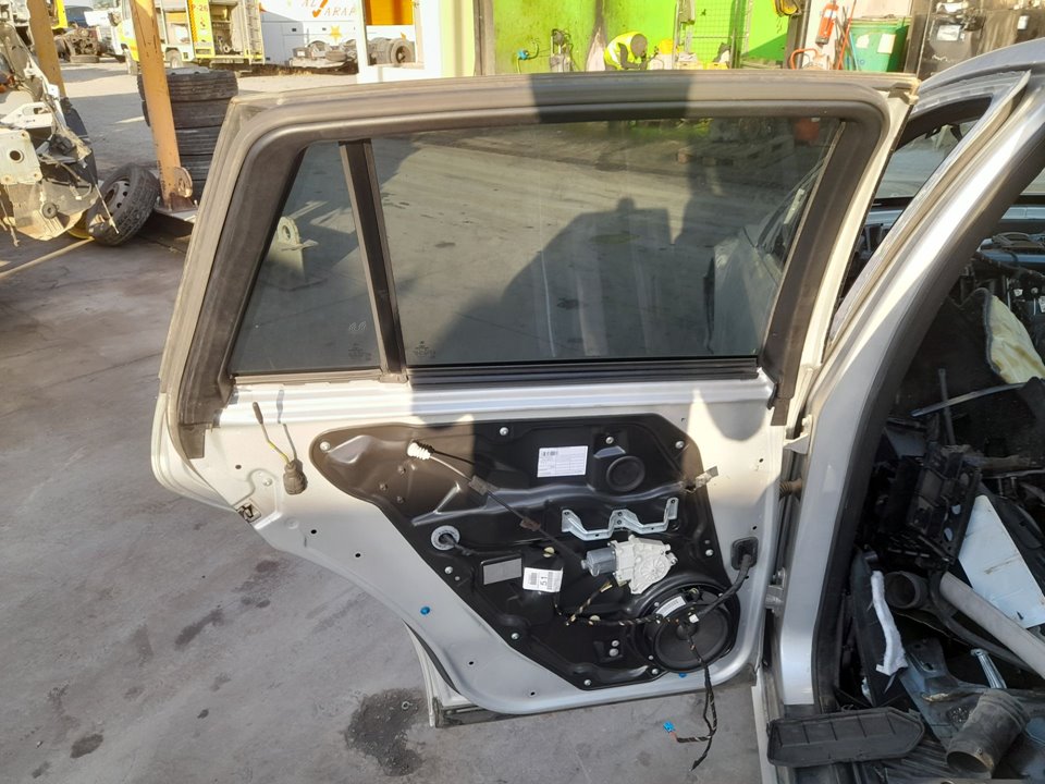 Puerta trasera izquierda mercedes-benz clase r (bm 251) 320 cdi (251.022)