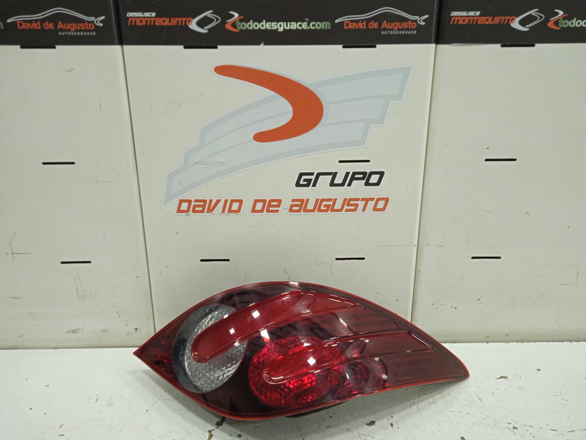 Piloto trasero izquierdo mercedes-benz clase r (bm 251) 320 cdi (251.022)