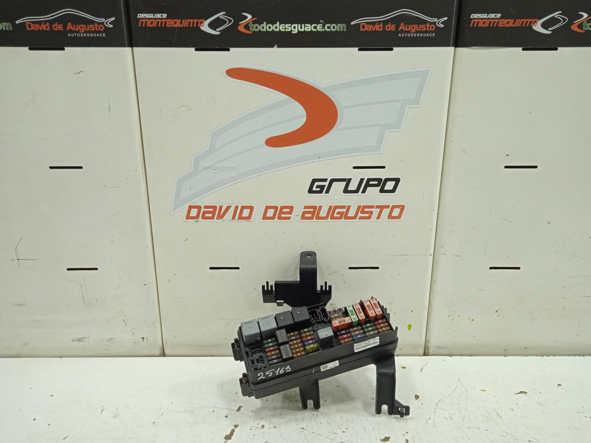 Caja reles / fusibles mercedes-benz clase r (bm 251) 320 cdi (251.022)