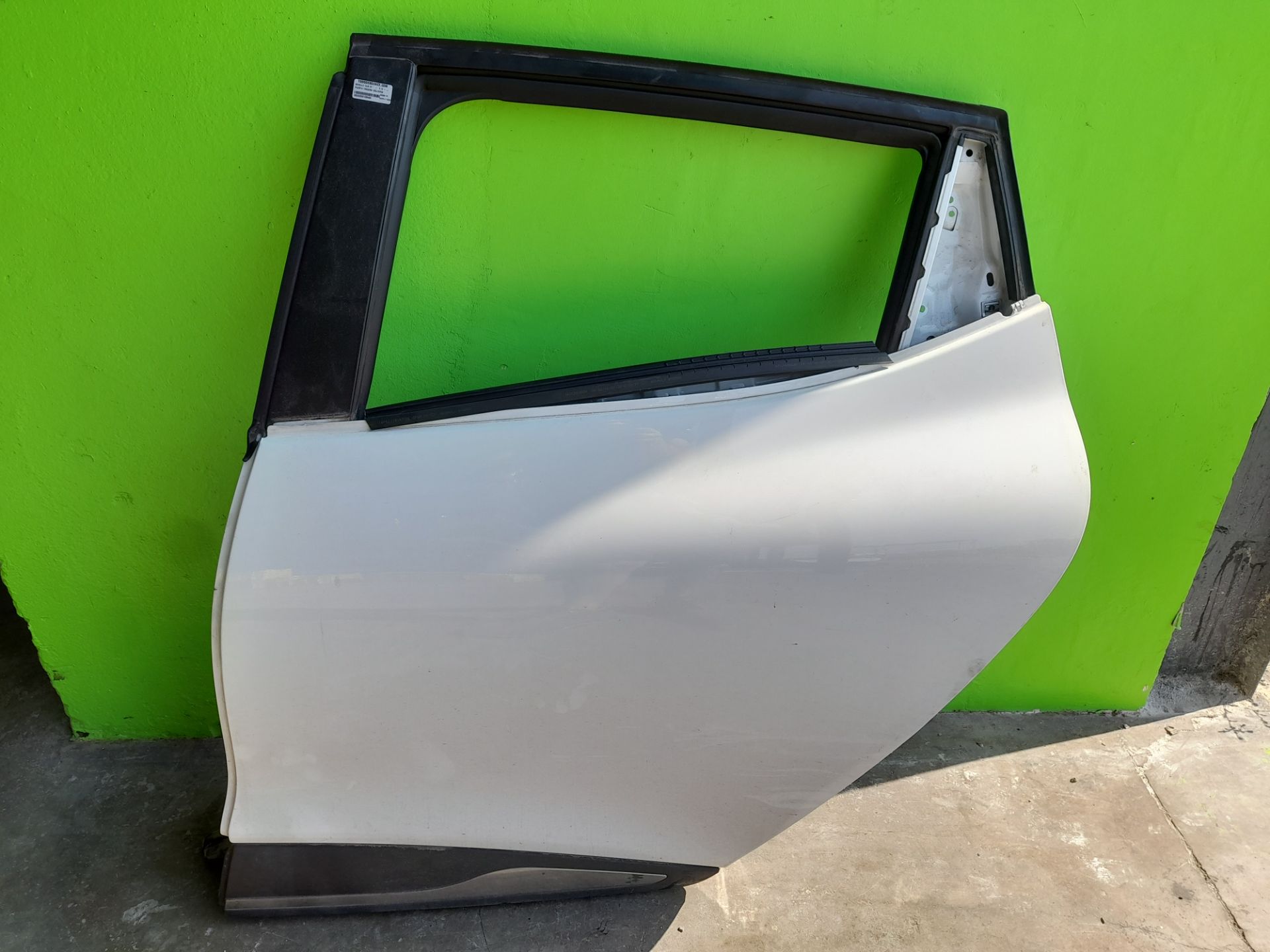 Puerta trasera izquierda renault clio iv wolfnoir