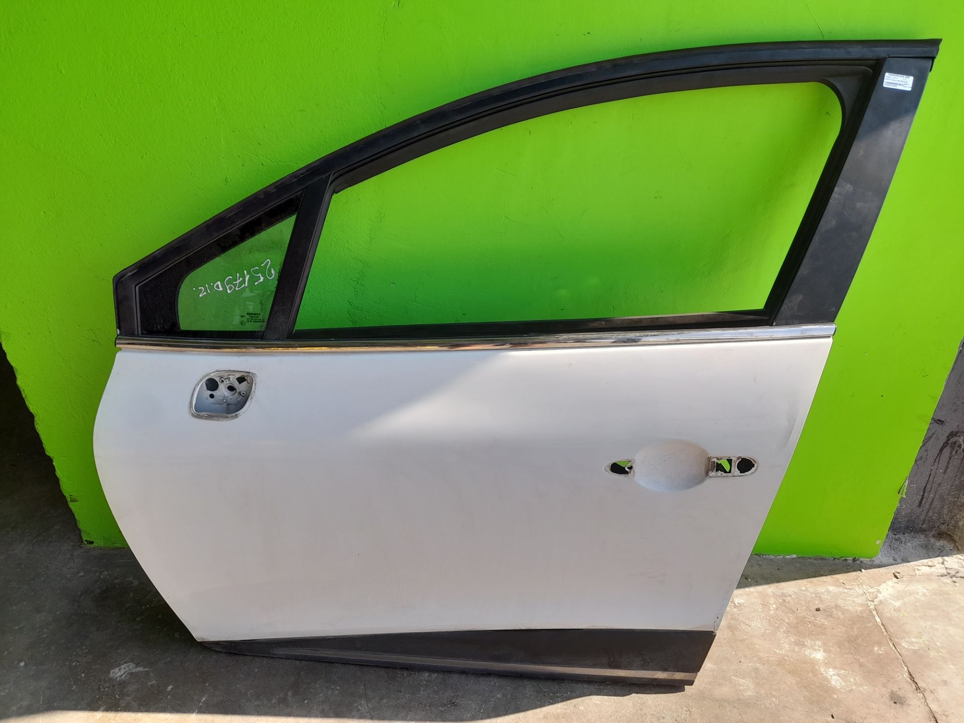 Puerta delantera izquierda renault clio iv wolfnoir