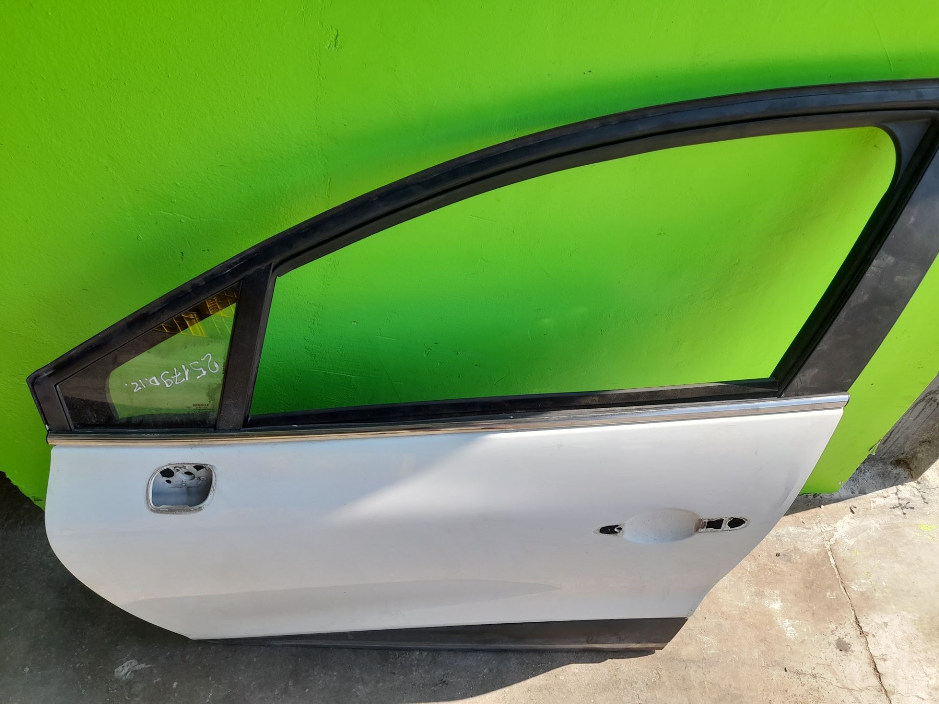 Puerta delantera izquierda renault clio iv wolfnoir