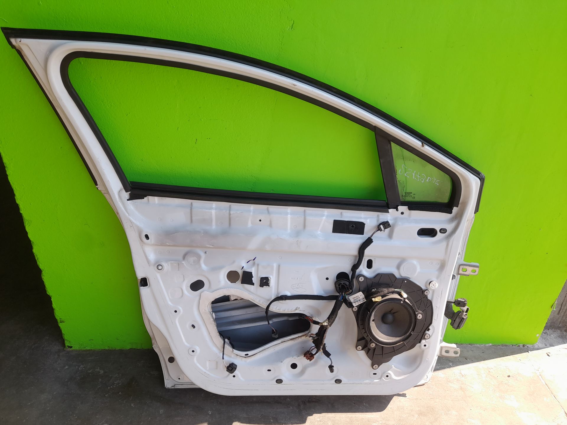 Puerta delantera izquierda renault clio iv wolfnoir