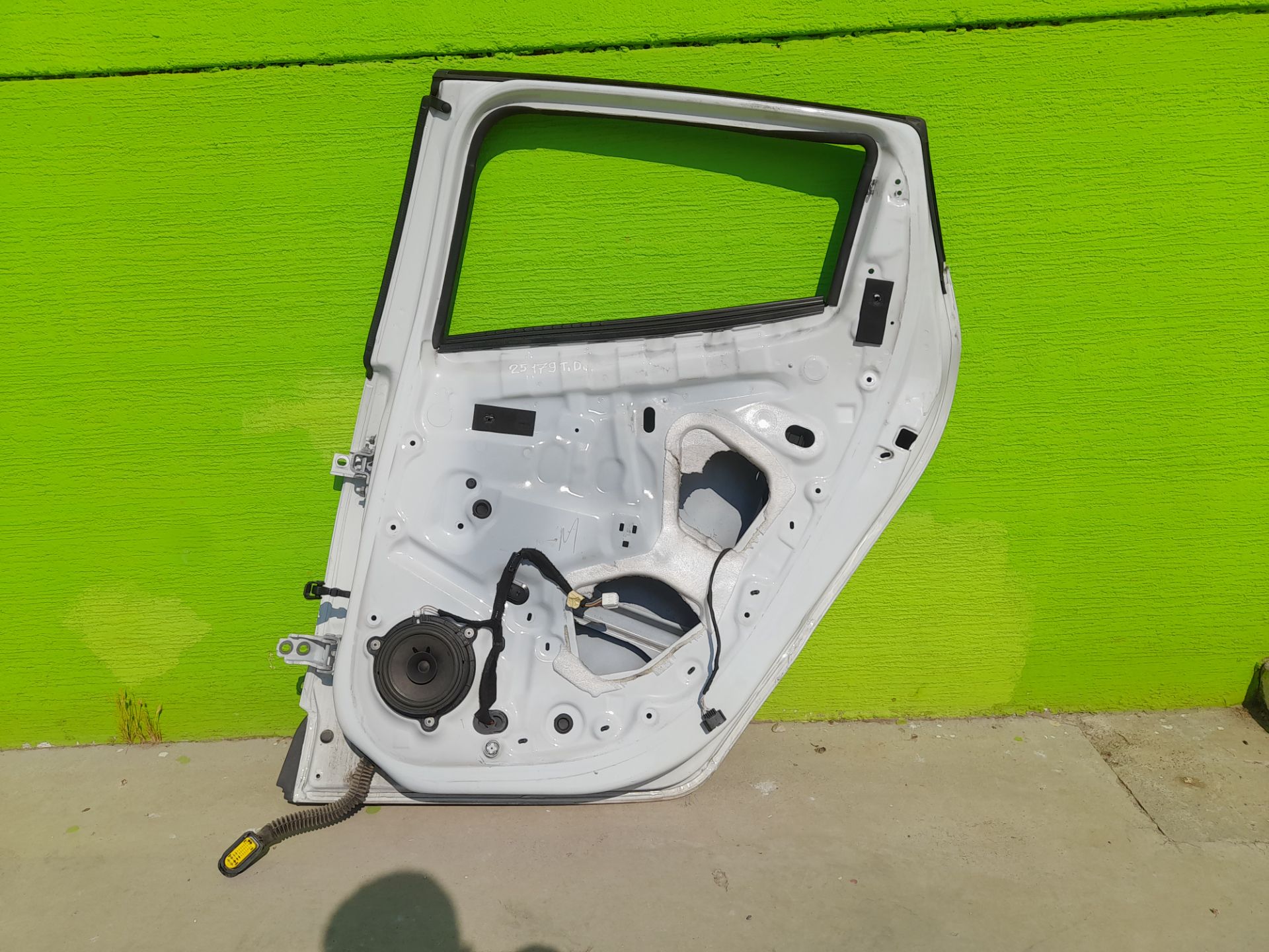 Puerta trasera derecha renault clio iv wolfnoir