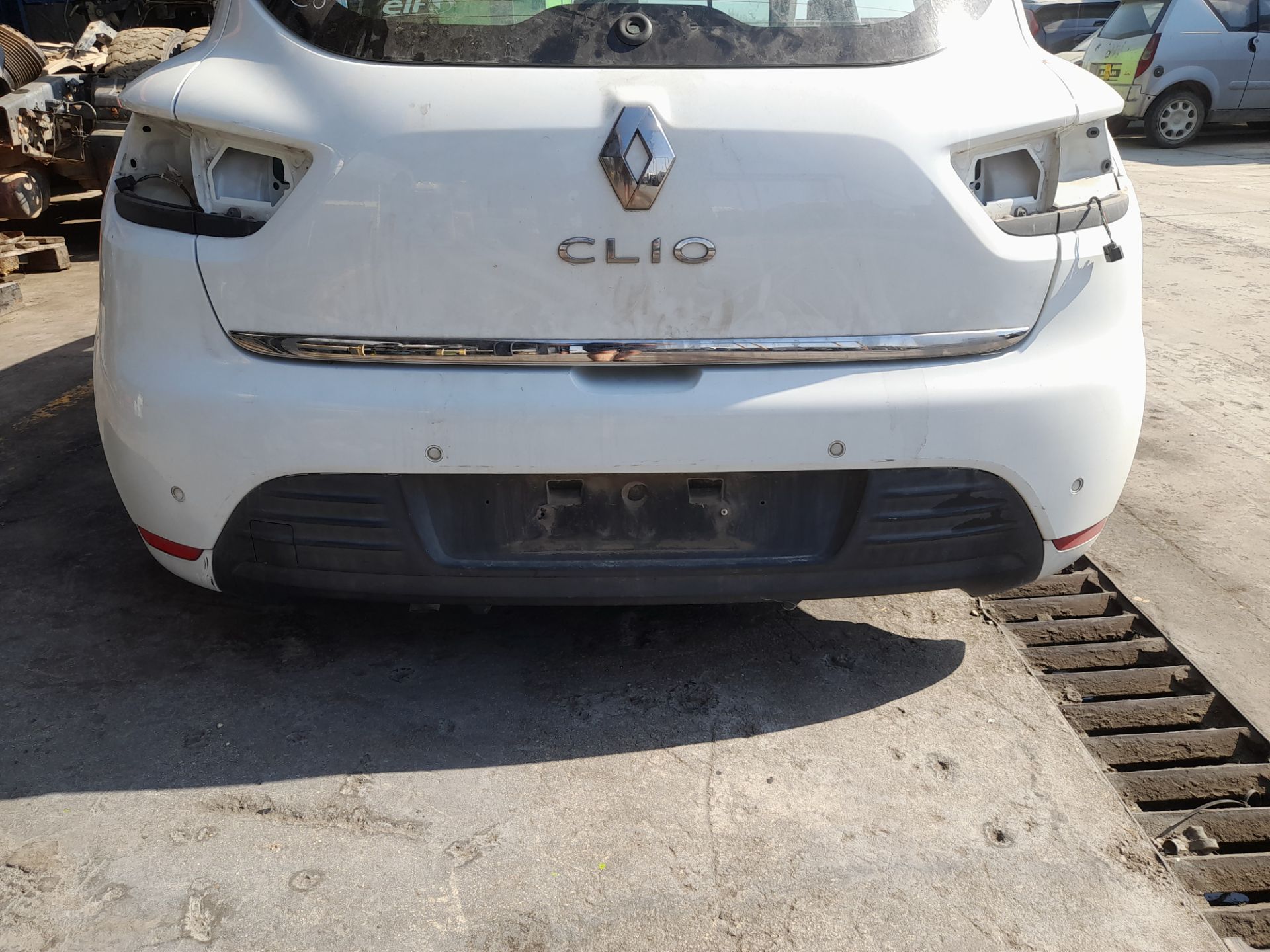 Paragolpes trasero renault clio iv wolfnoir