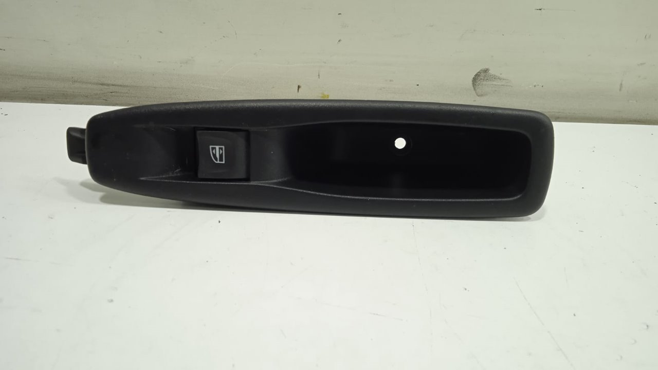 Mando elevalunas trasero izquierdo renault clio iv wolfnoir