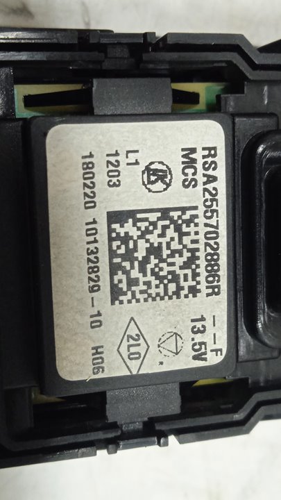 Mando elevalunas delantero izquierdo renault clio iv wolfnoir