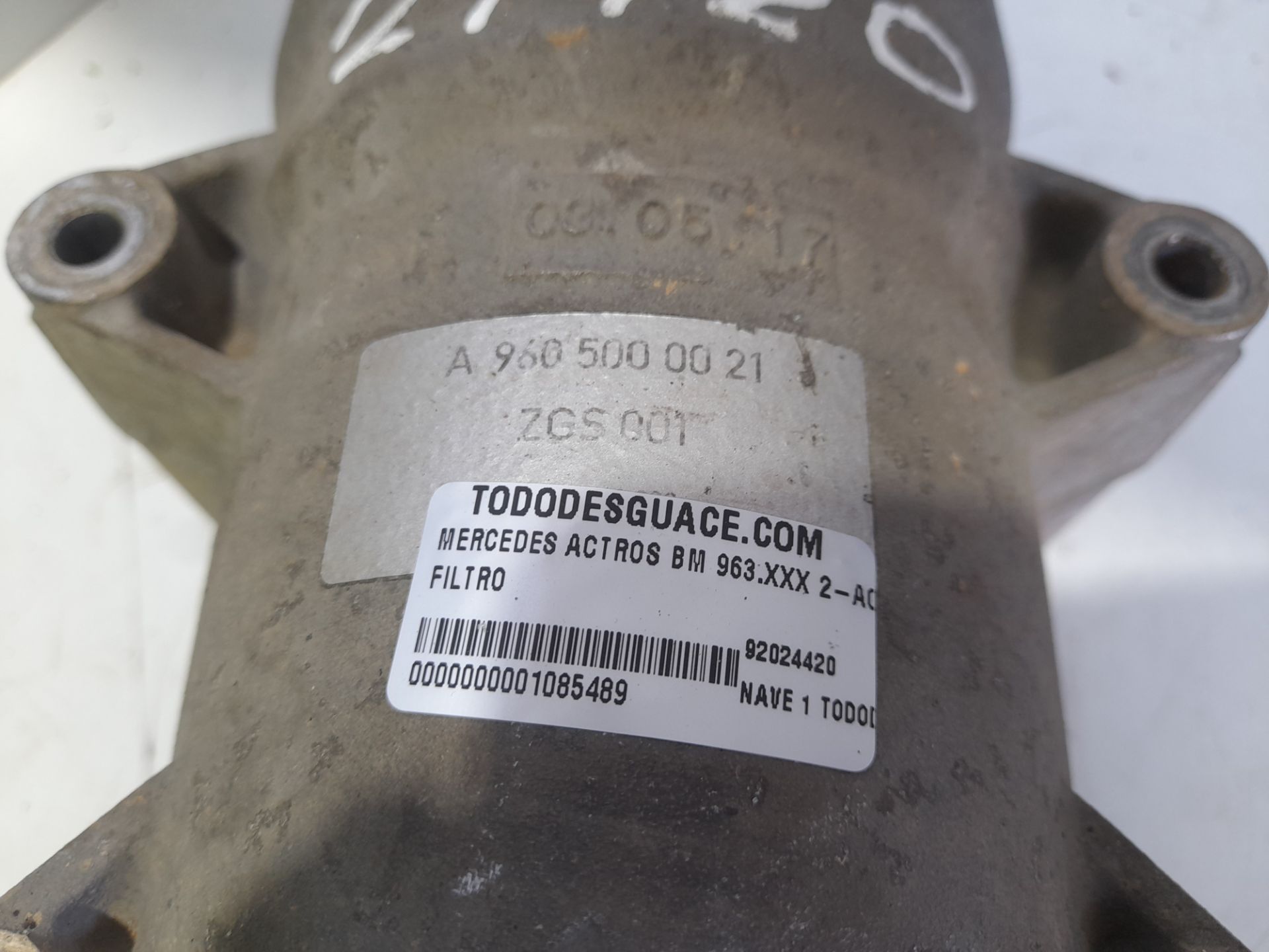 Soporte filtro aceite mercedes-benz actros 4 2-ejes bm 963 (2011) 18xx 4x2 sattelzugmaschine l b