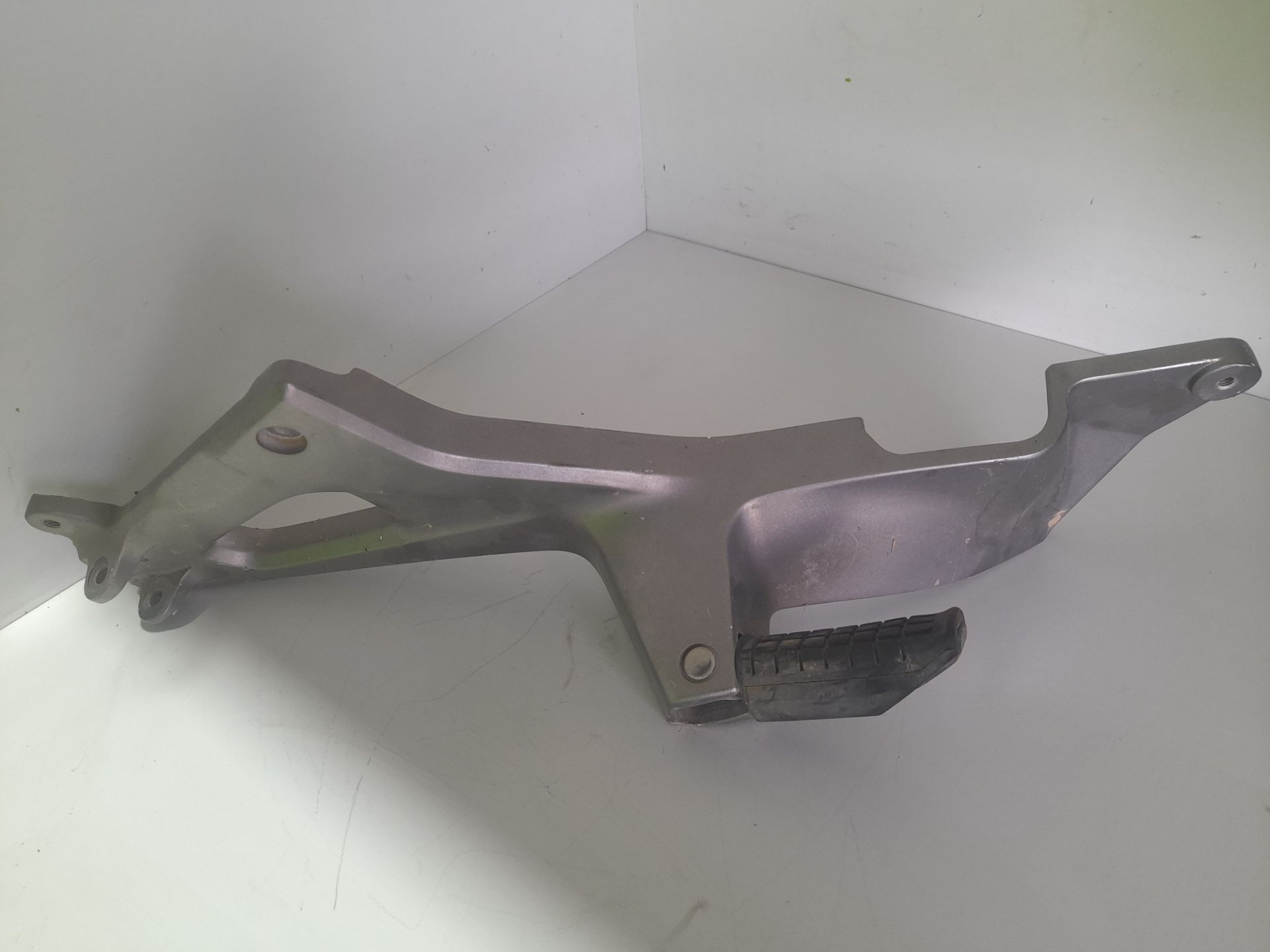 Estribera izquierda honda nt 700 v deauville ntv 650 revere          (rc33)