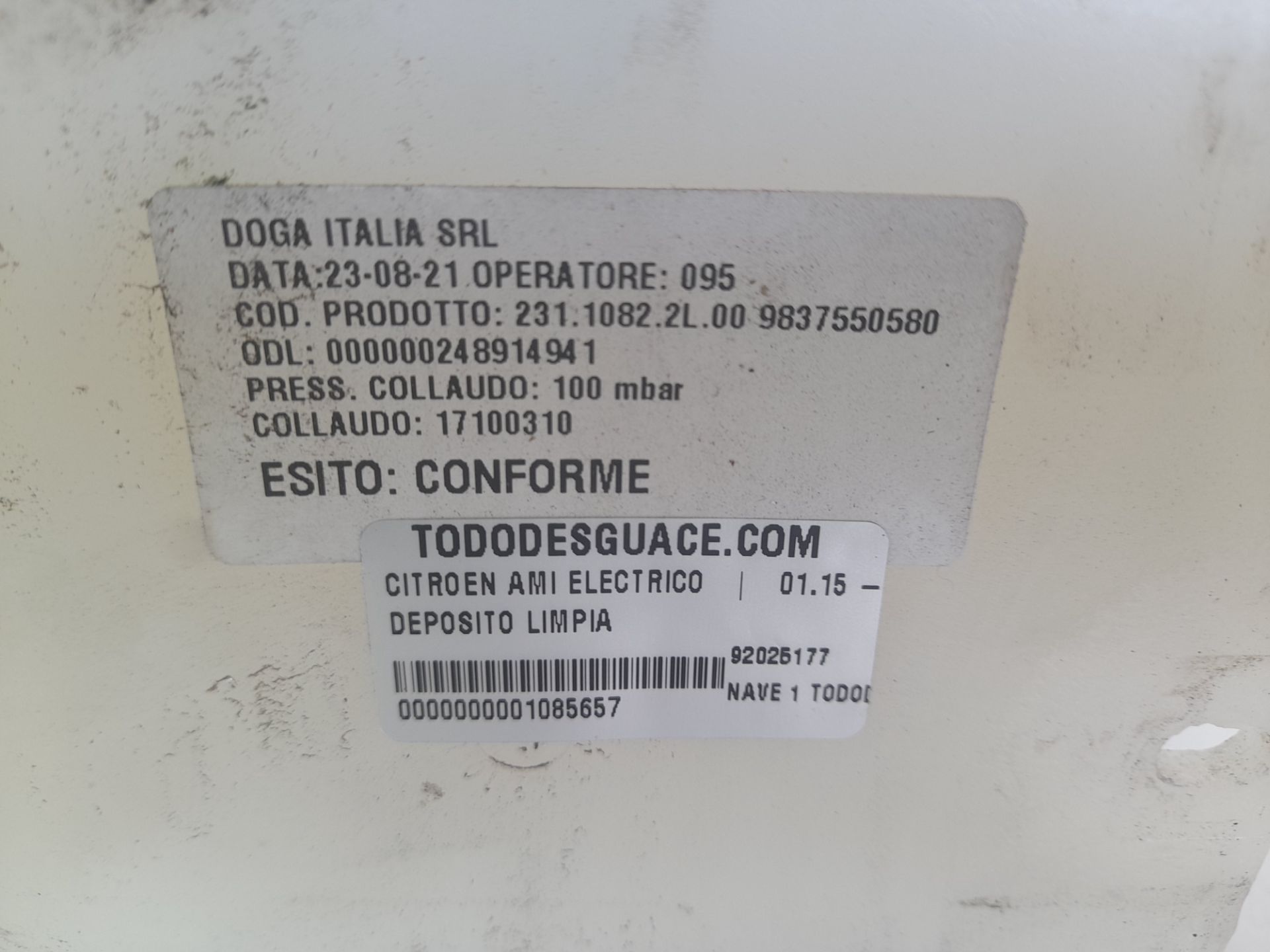 Deposito limpia citroen  no identificado